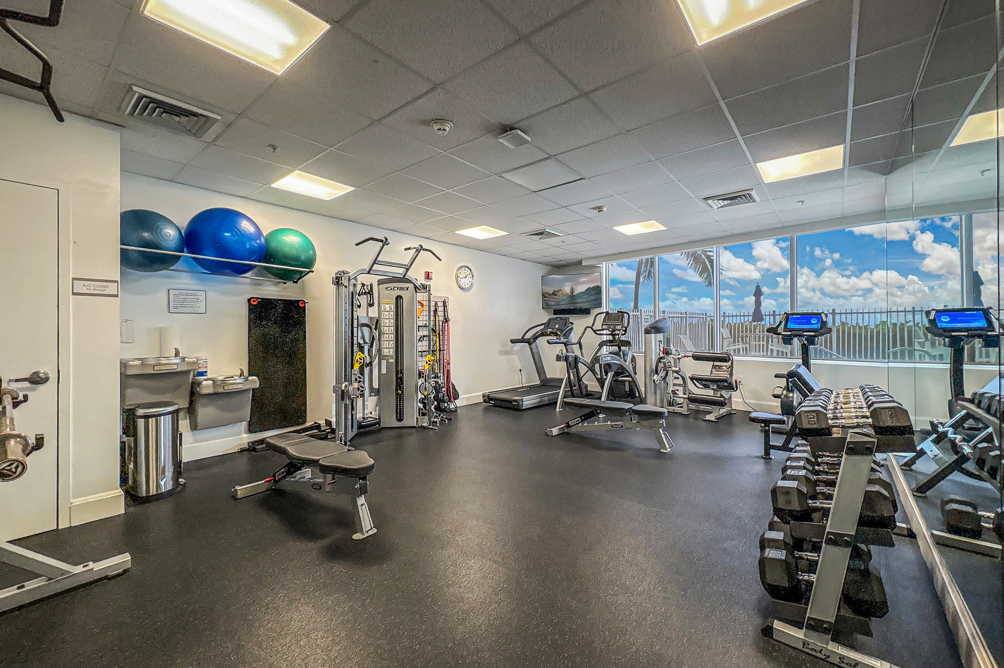  704 N Ocean Blvd, Pompano Beach, FL, 33062 - 物件實景