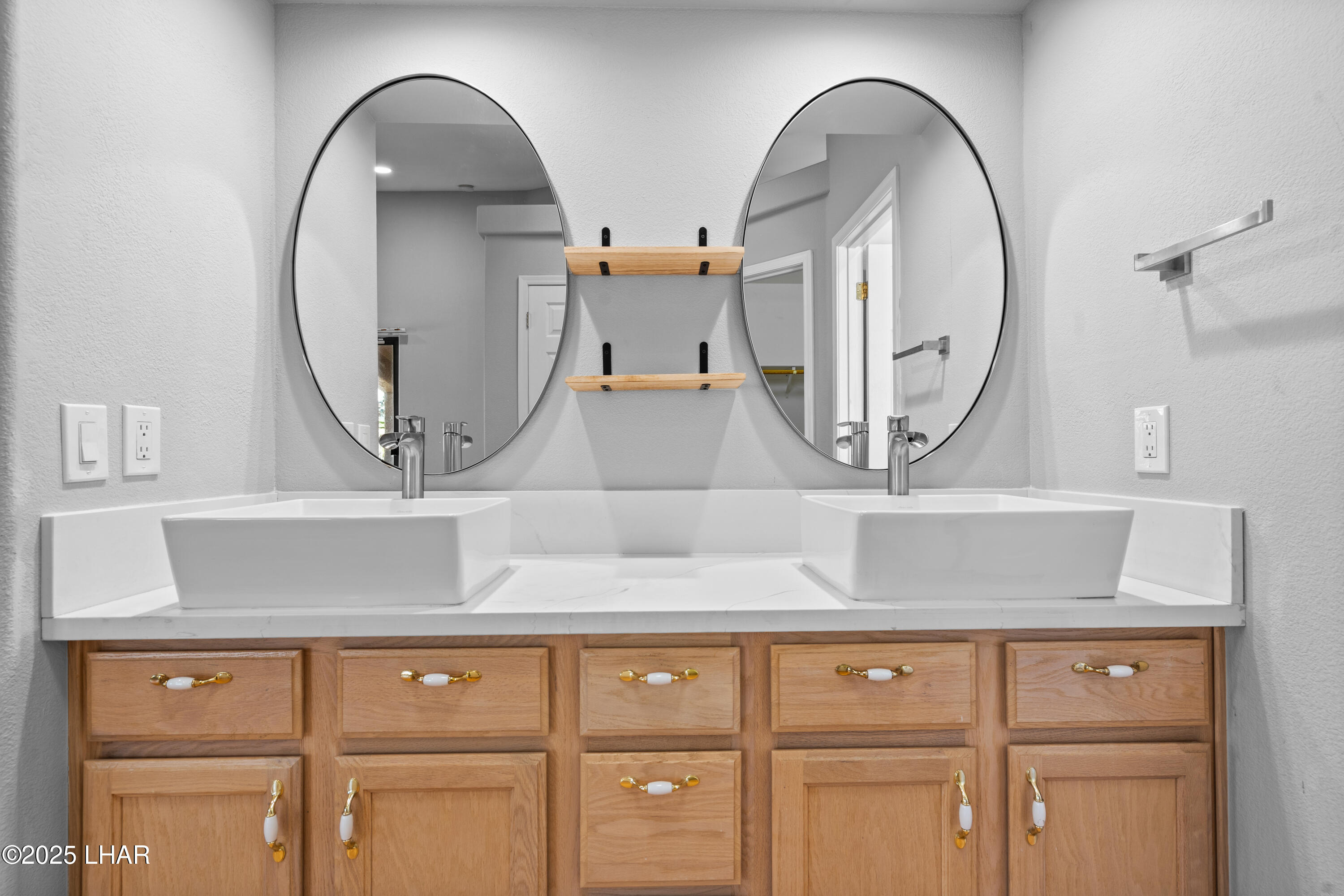 Lake Havasu City, Arizona, 86404, United States, 3 Bedrooms Bedrooms, ,Residential,For Sale,1988180