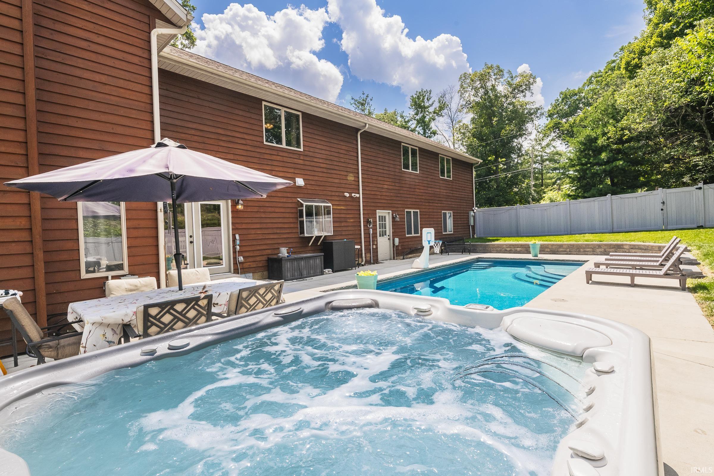 Bloomington, Indiana, 47404, United States, 4 Bedrooms Bedrooms, ,6 BathroomsBathrooms,Residential,For Sale,2005085