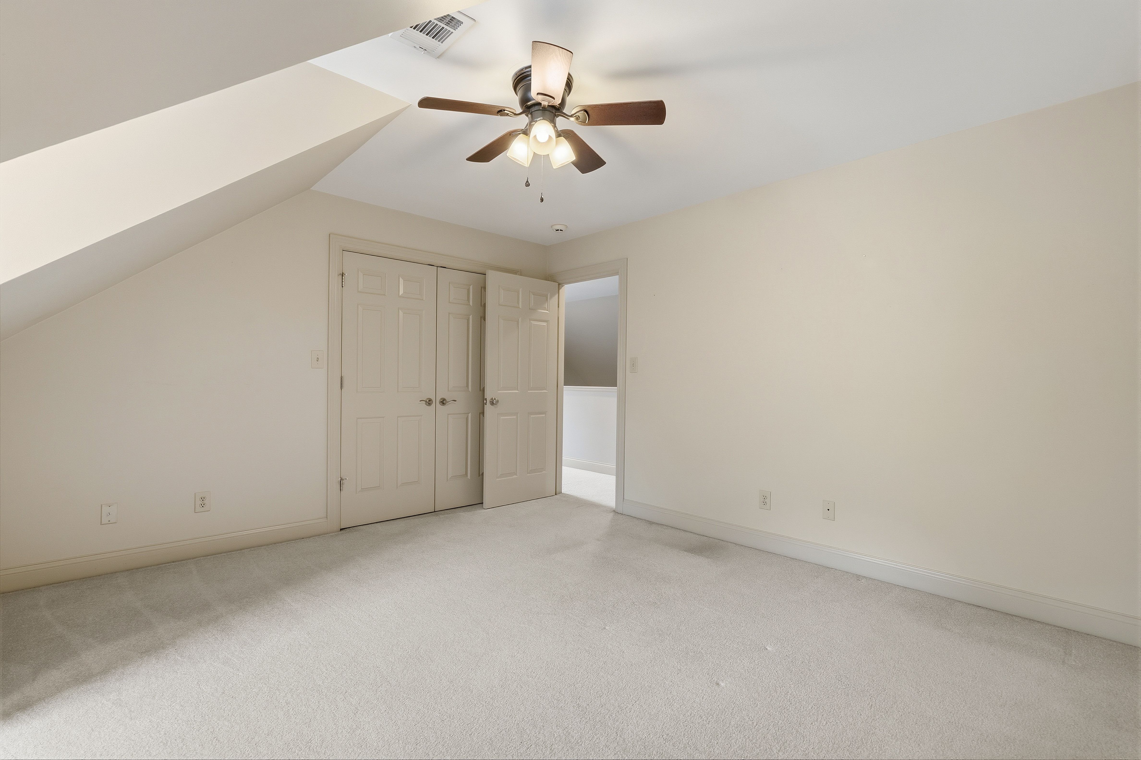  4713 Lyons View Pike, Knoxville, TN 37919 - 物件實景