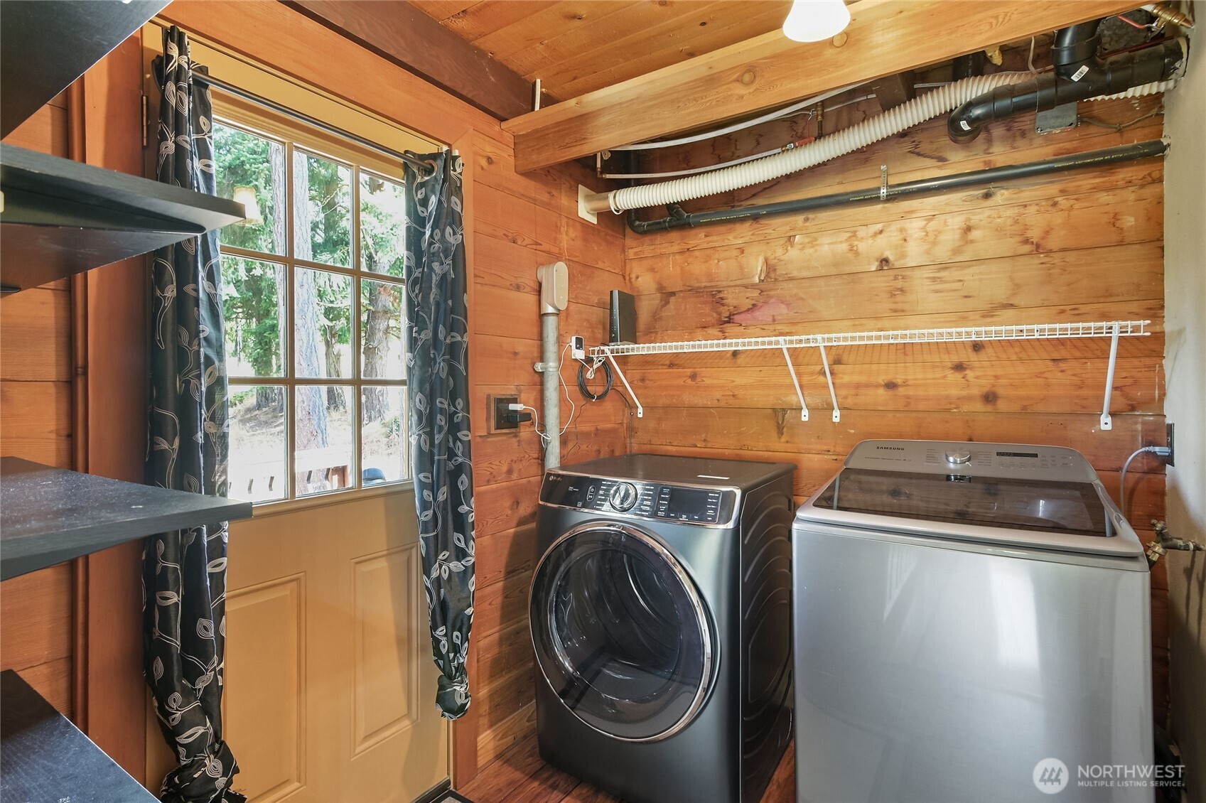 Kalama, Washington, 98625, United States, 3 Bedrooms Bedrooms, ,3 BathroomsBathrooms,Residential,For Sale,1986549