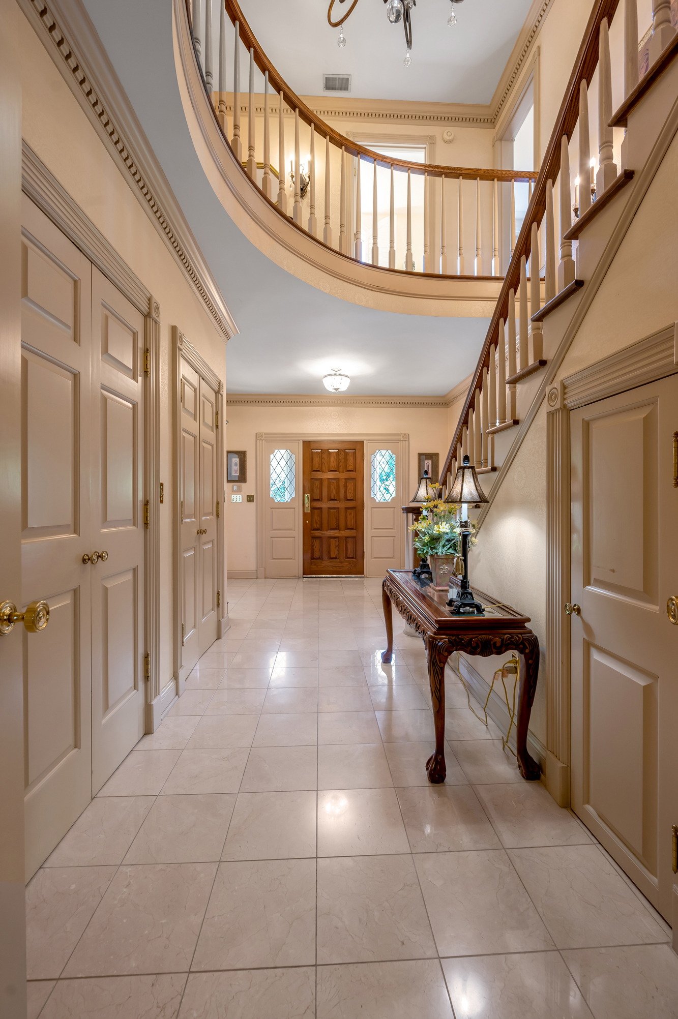  870 McMeekin Place - 物件實景