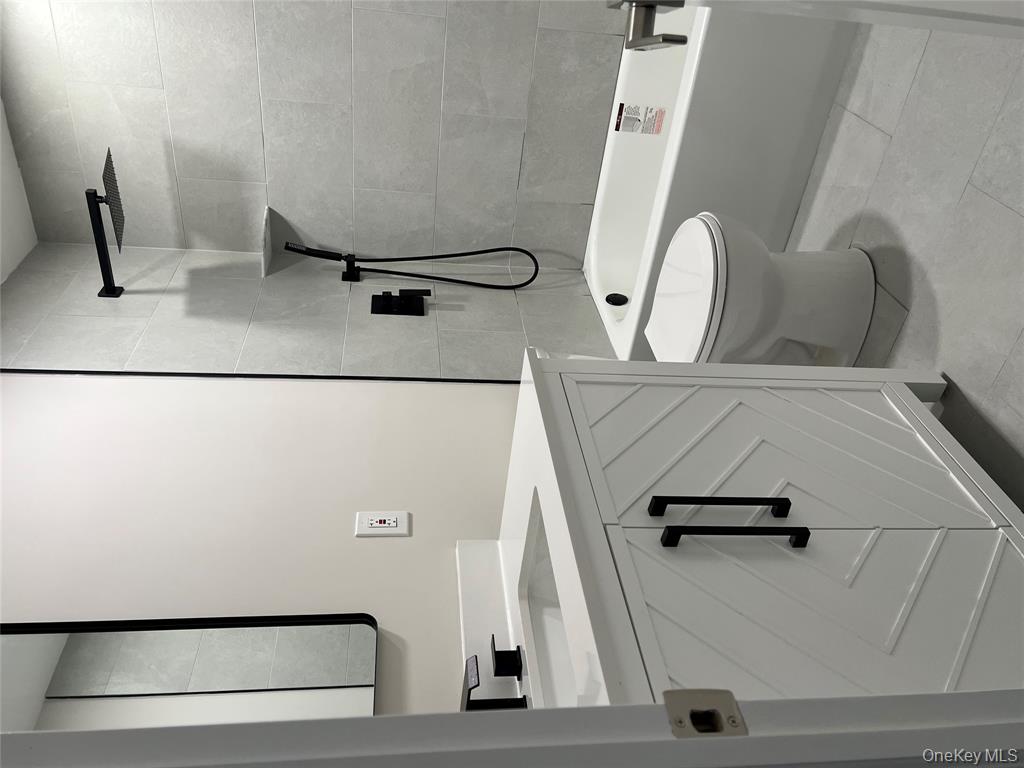 Central Islip, New York, 11722, United States, 3 Bedrooms Bedrooms, ,2 BathroomsBathrooms,Residential,For Sale,1971303