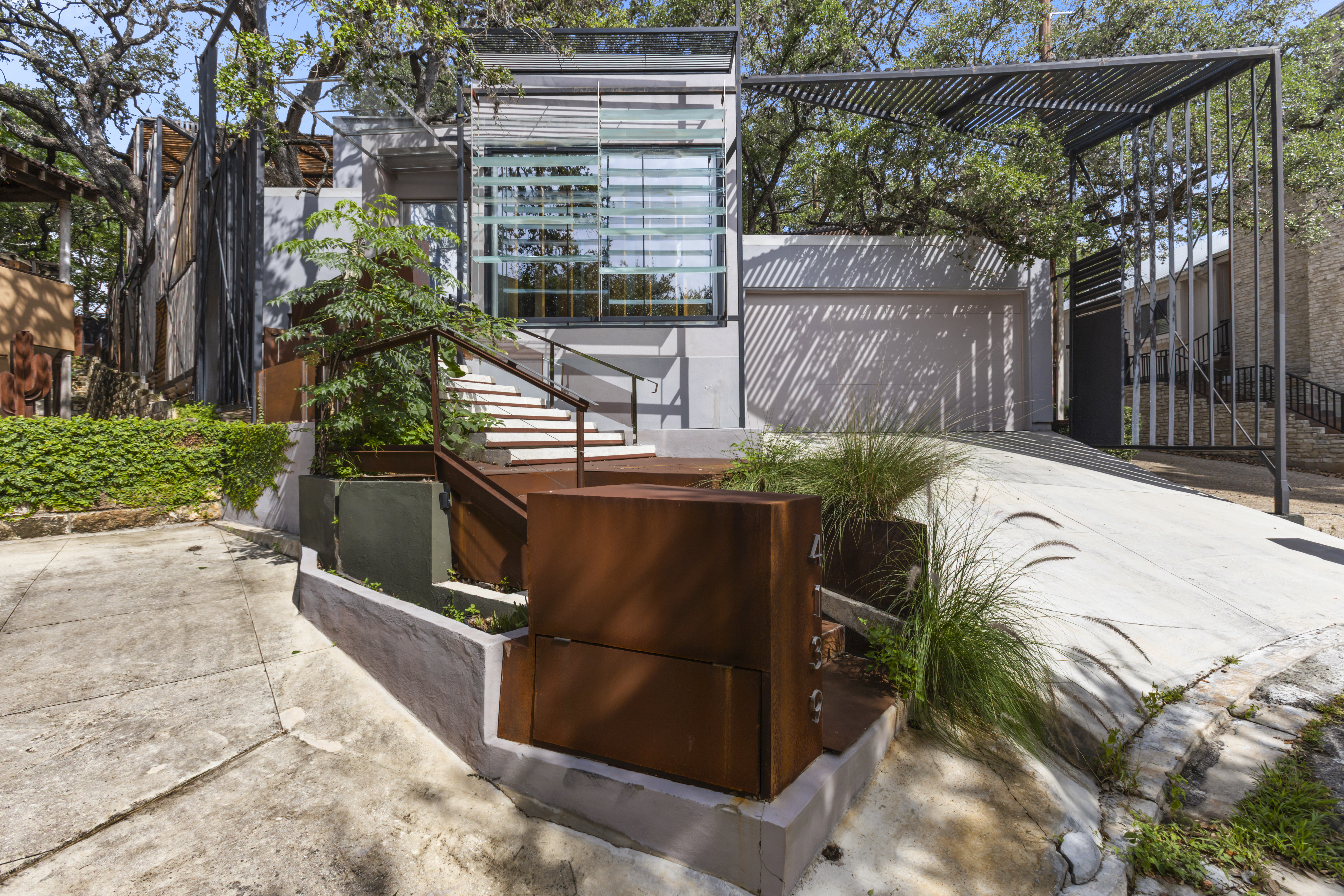  Architectural Masterpiece in Oak Hills - 物件實景