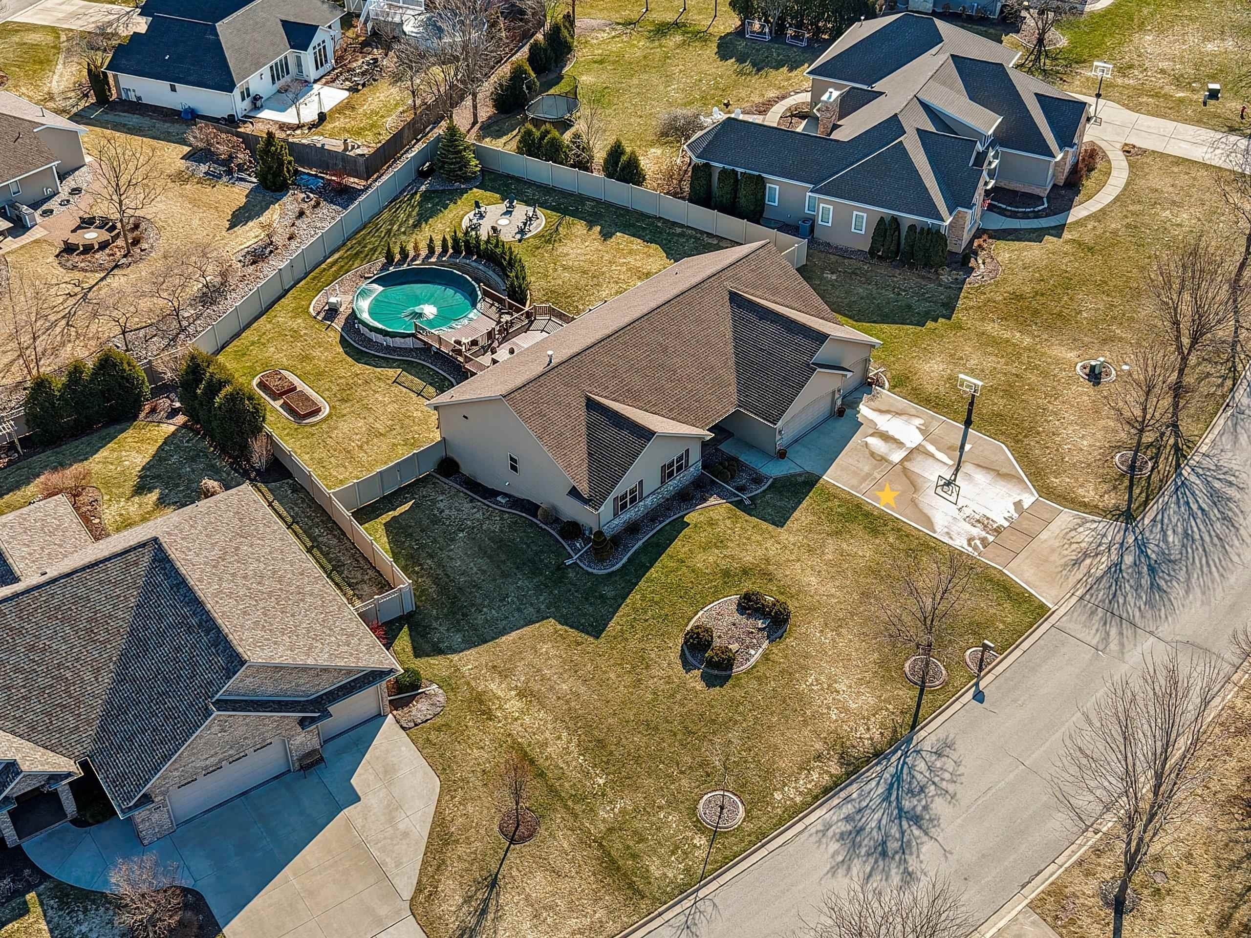 DE PERE, Wisconsin, 54115, United States, 5 Bedrooms Bedrooms, ,4 BathroomsBathrooms,Residential,For Sale,2048678