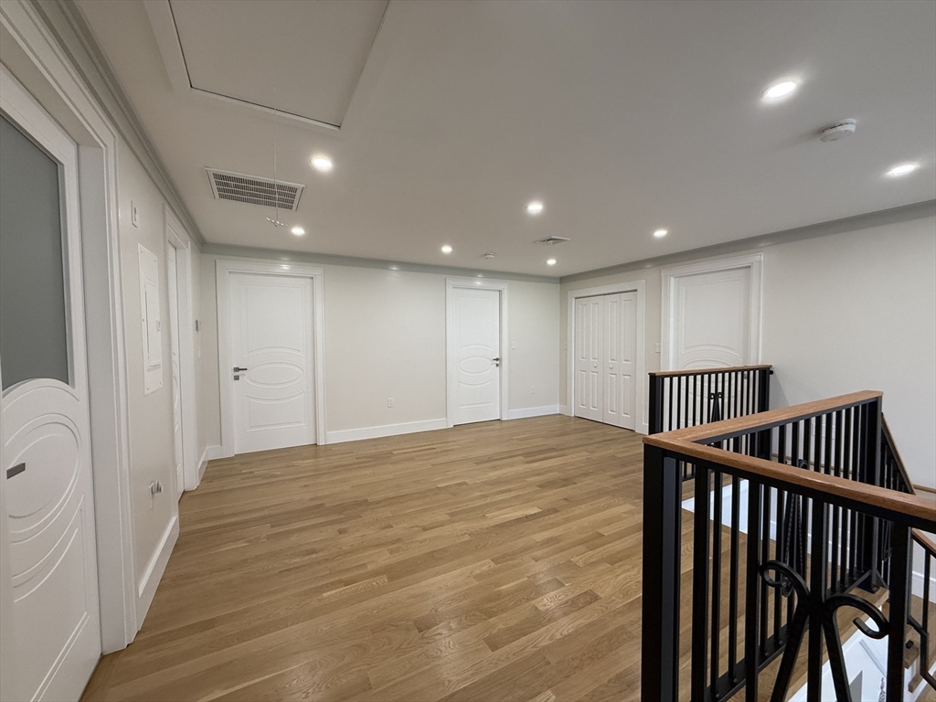Norwood, Massachusetts, 02062, United States, 4 Bedrooms Bedrooms, ,3 BathroomsBathrooms,Residential,For Sale,1941019