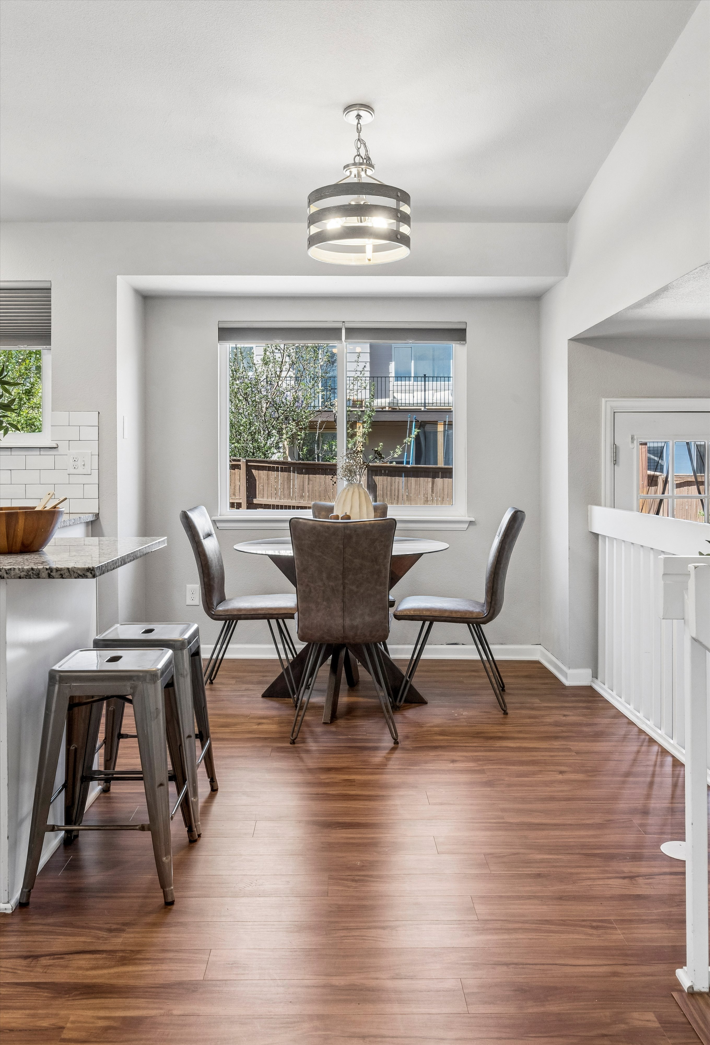  Discover effortless elegance in this stylishly updated home - 物件實景