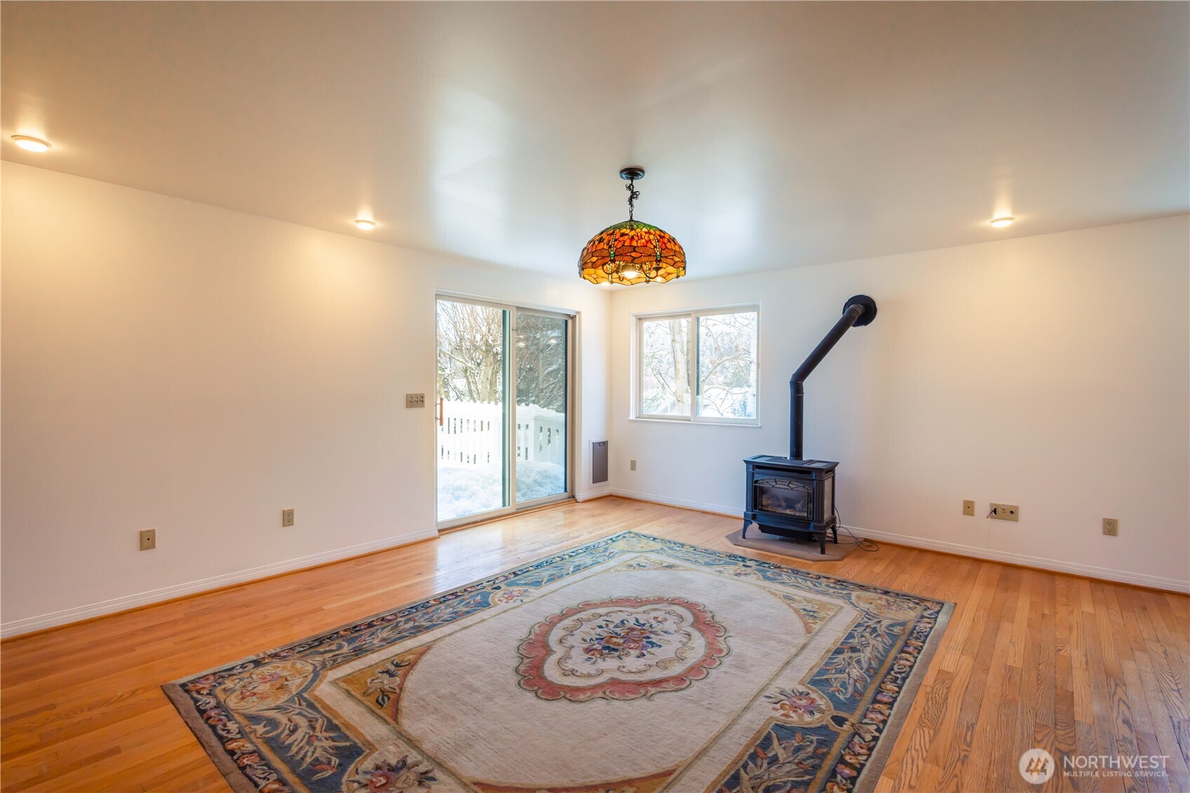 Roslyn, Washington, 98941, United States, 2 Bedrooms Bedrooms, ,2 BathroomsBathrooms,Residential,For Sale,2009097