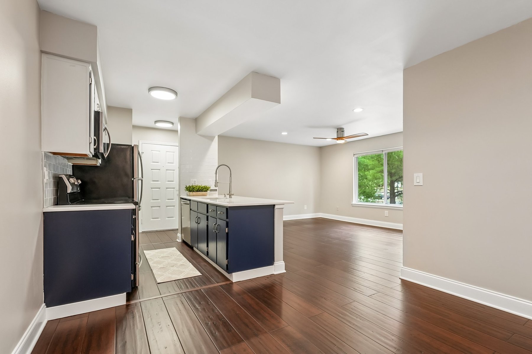 ?Trendmaker Homes North? Beautifully Updated One Floor Condominum - 物件實景