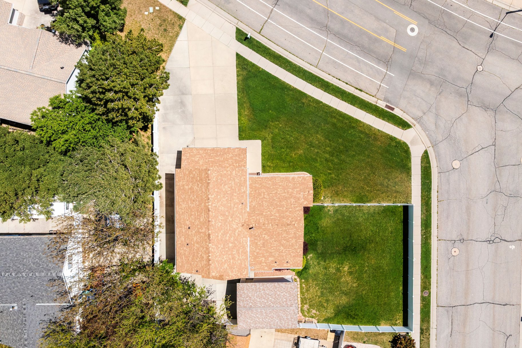  5 Bedroom, 3 Bath Home With One Of North Ogdens Best Porch Views - 物件實景