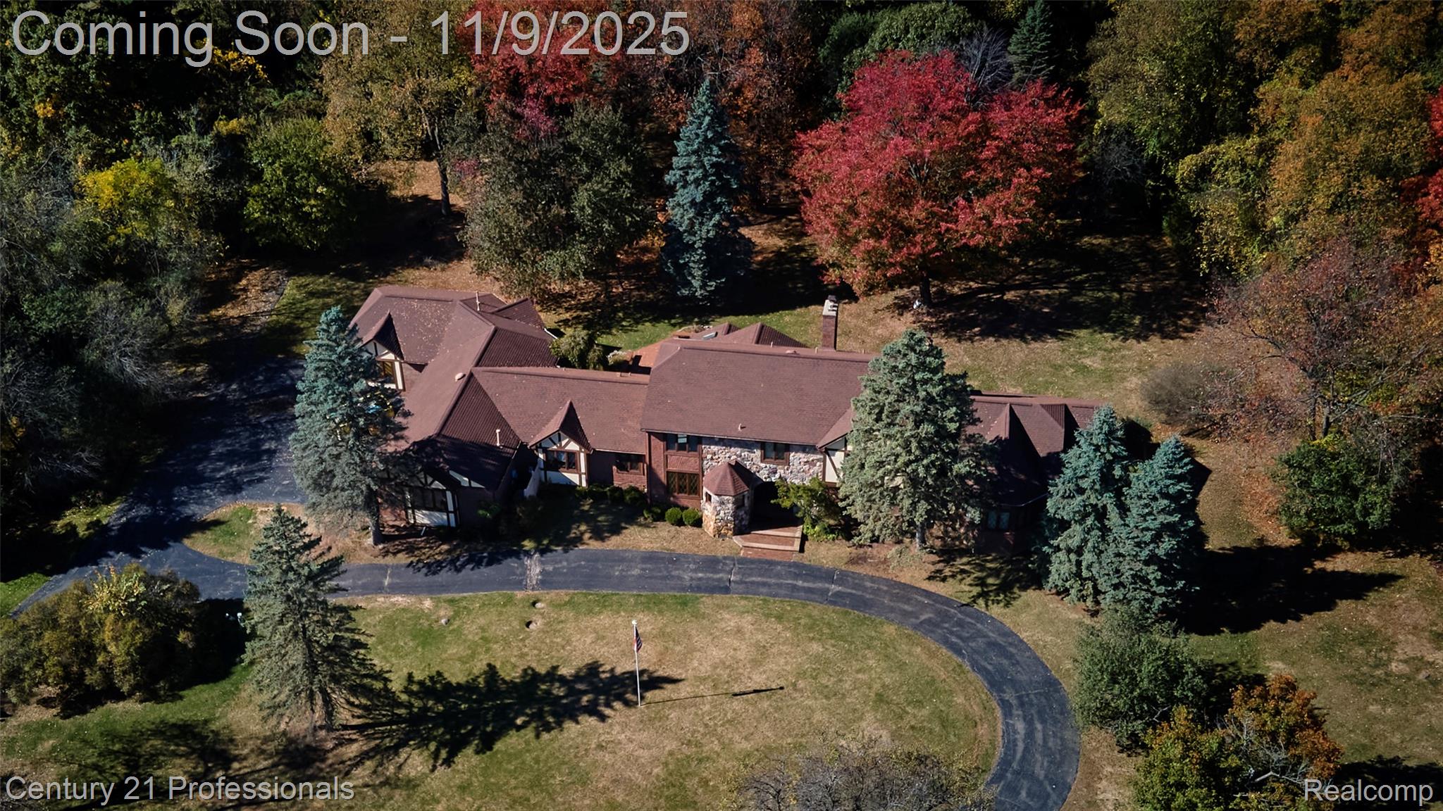 Rochester, Michigan, 48306, United States, 5 Bedrooms Bedrooms, ,6 BathroomsBathrooms,Residential,For Sale,1987117