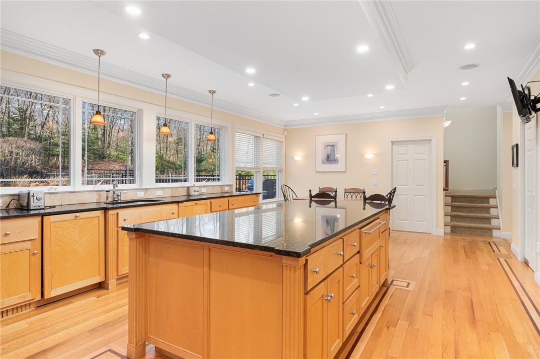 East Greenwich, Rhode Island, 02818, United States, 5 Bedrooms Bedrooms, ,7 BathroomsBathrooms,Residential,For Sale,1940425