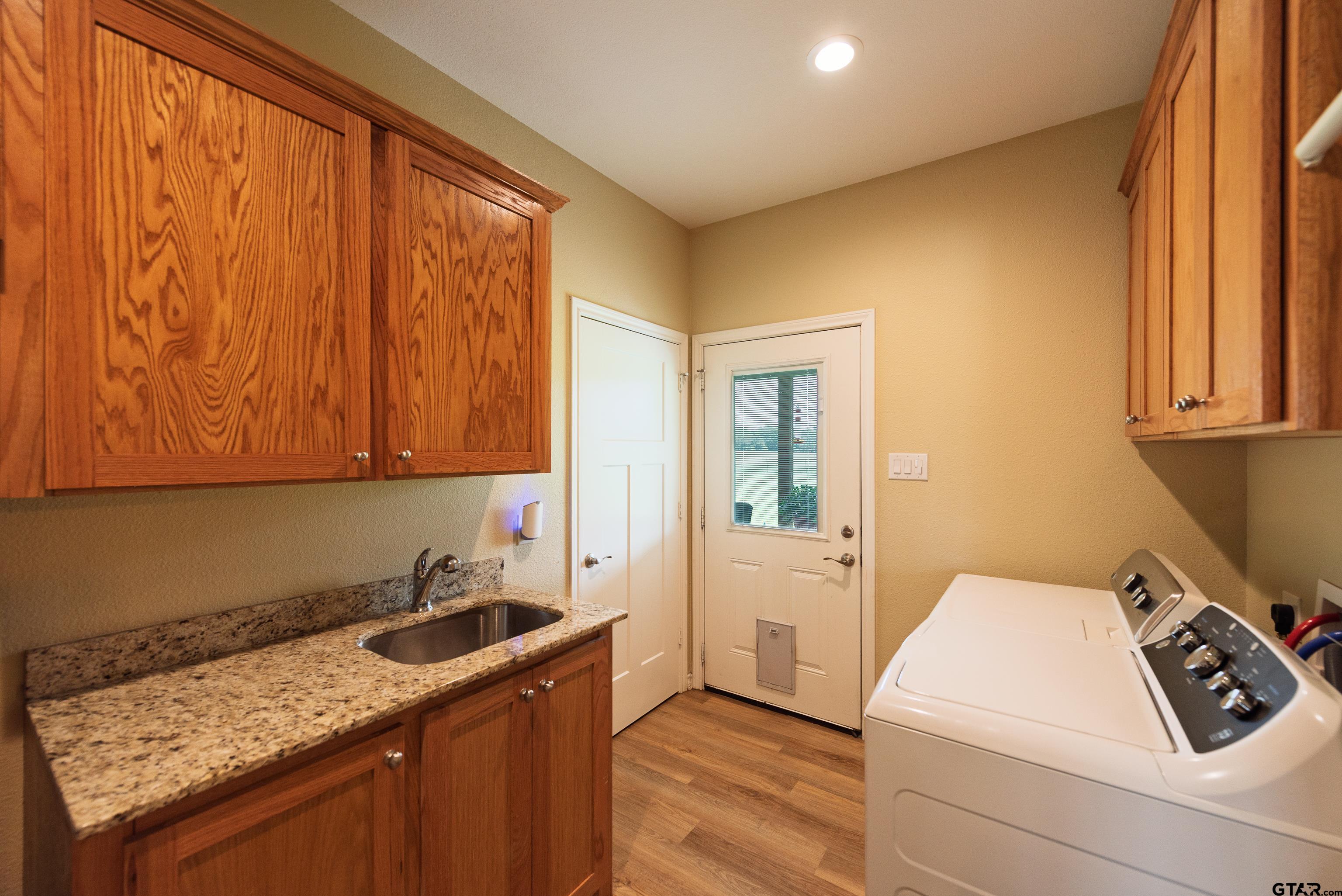 Naples, Texas, 75568, United States, 5 Bedrooms Bedrooms, ,4 BathroomsBathrooms,Residential,For Sale,1895043