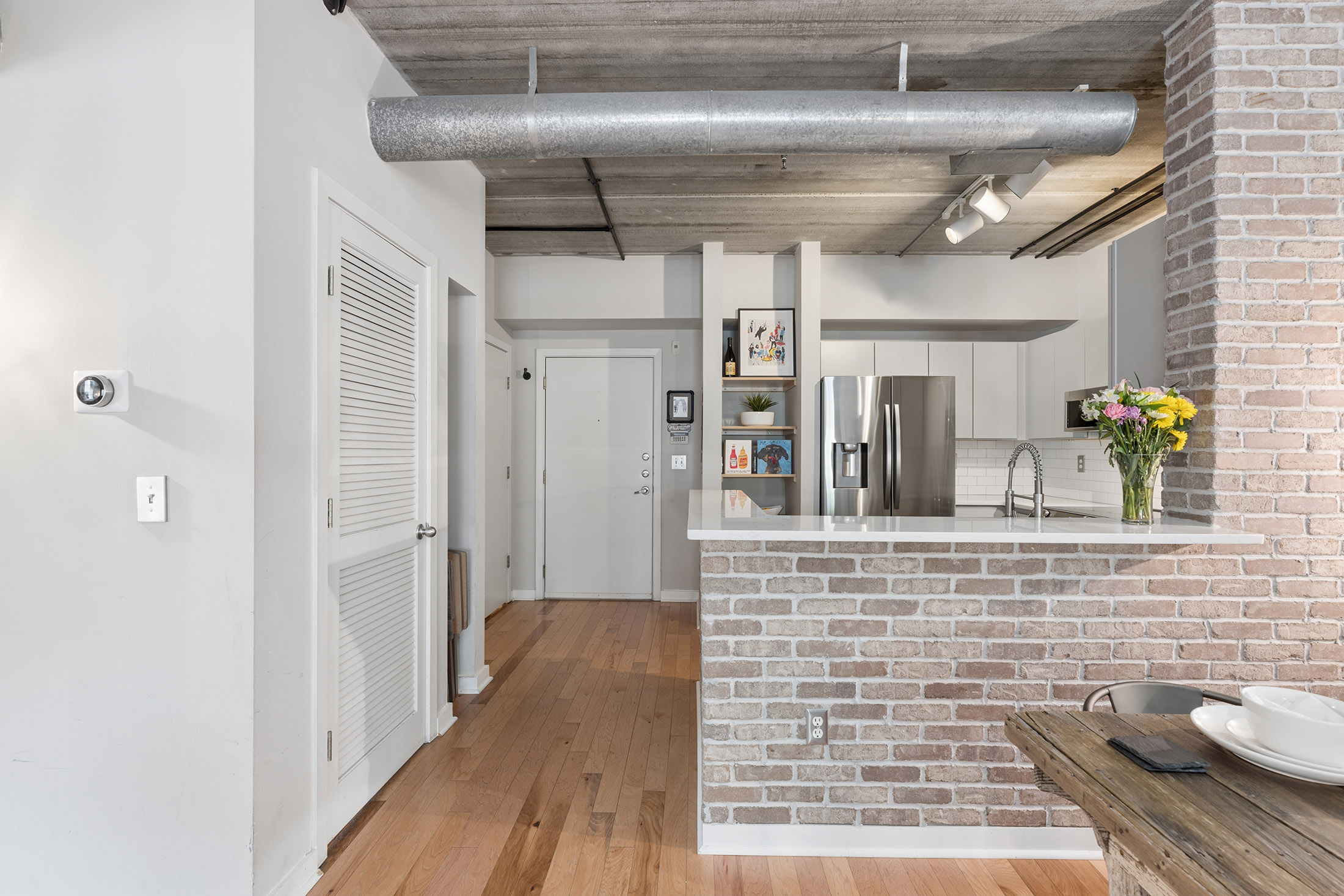  Spacious Heart-of-Midtown Condo - 物件實景