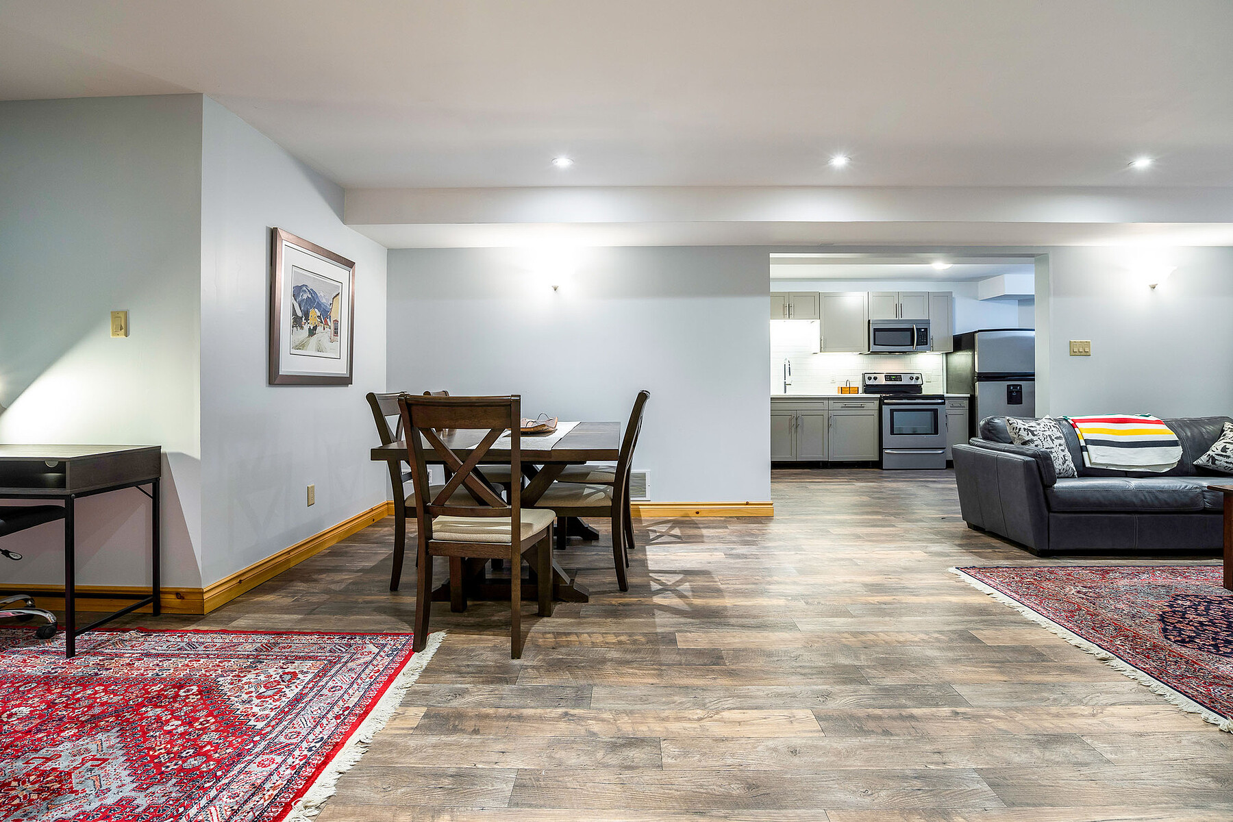  188 Brooker Blvd - 物件實景
