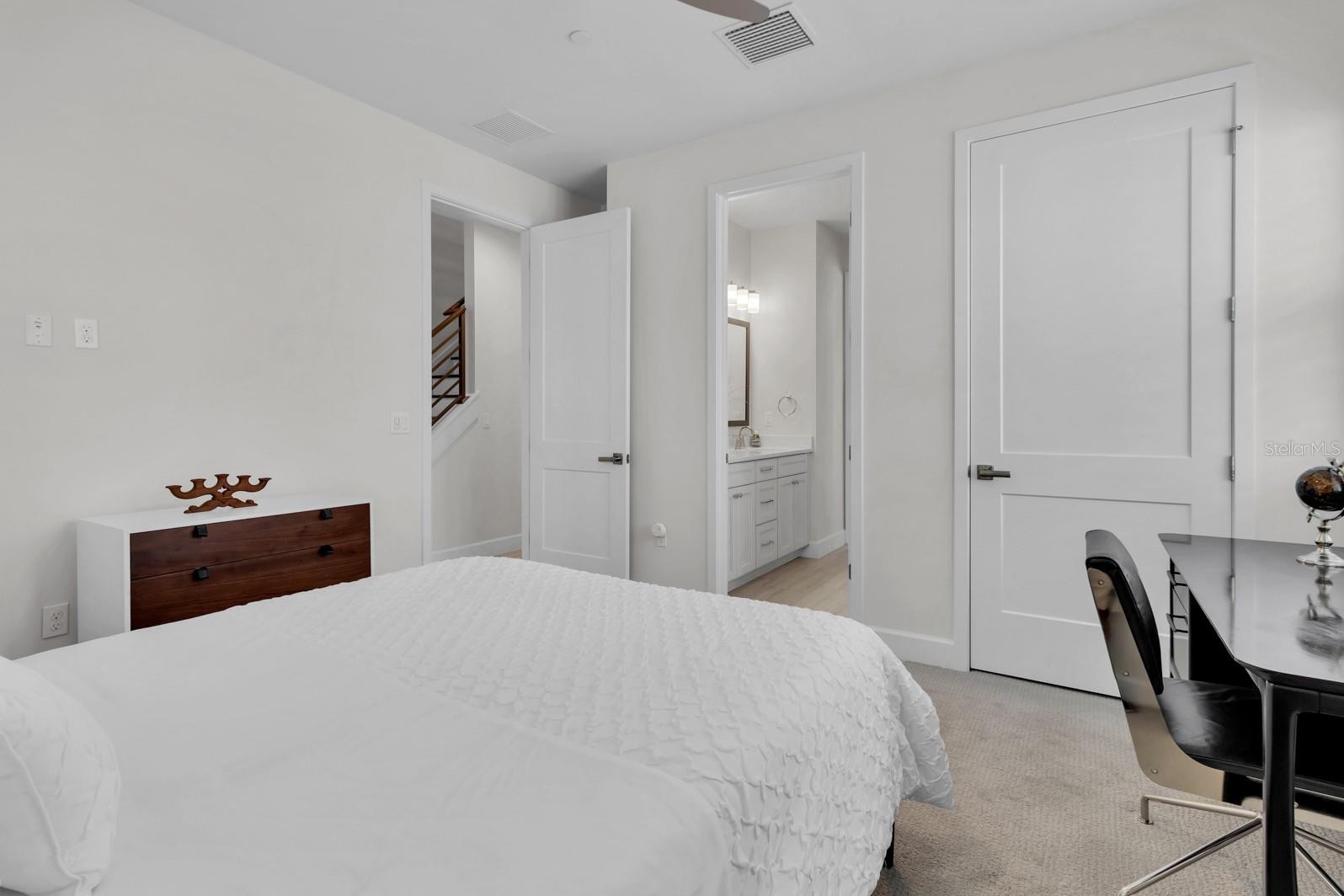 WINTER GARDEN, Florida, 34787, United States, 3 Bedrooms Bedrooms, ,3 BathroomsBathrooms,Residential,For Sale,1887240