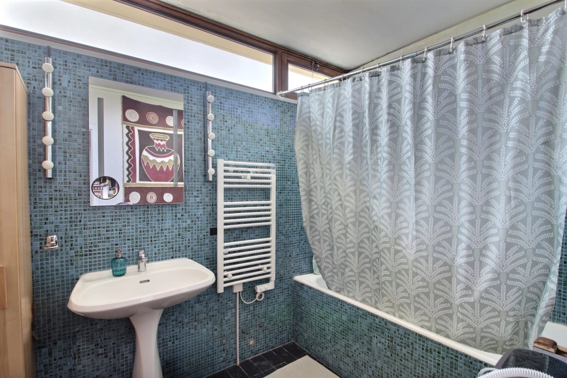 Pessac, New Aquitaine, 33600, FR, 4 Bedrooms Bedrooms, ,Residential,For Sale,1995919