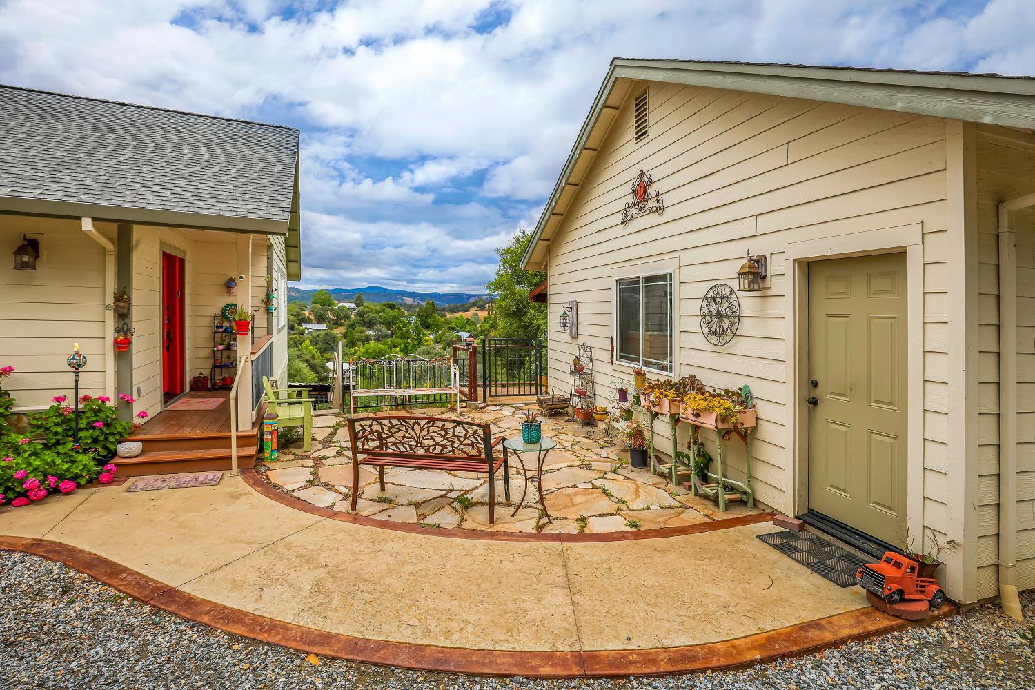 Mokelumne Hill, California, 95245, United States, 3 Bedrooms Bedrooms, ,2 BathroomsBathrooms,Residential,For Sale,2048393