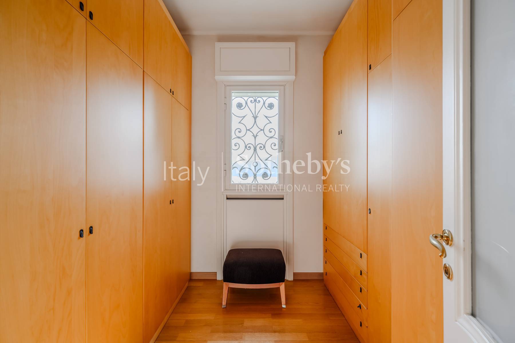  Elegant Villa with a Historic Park and Lake Views - 物件實景