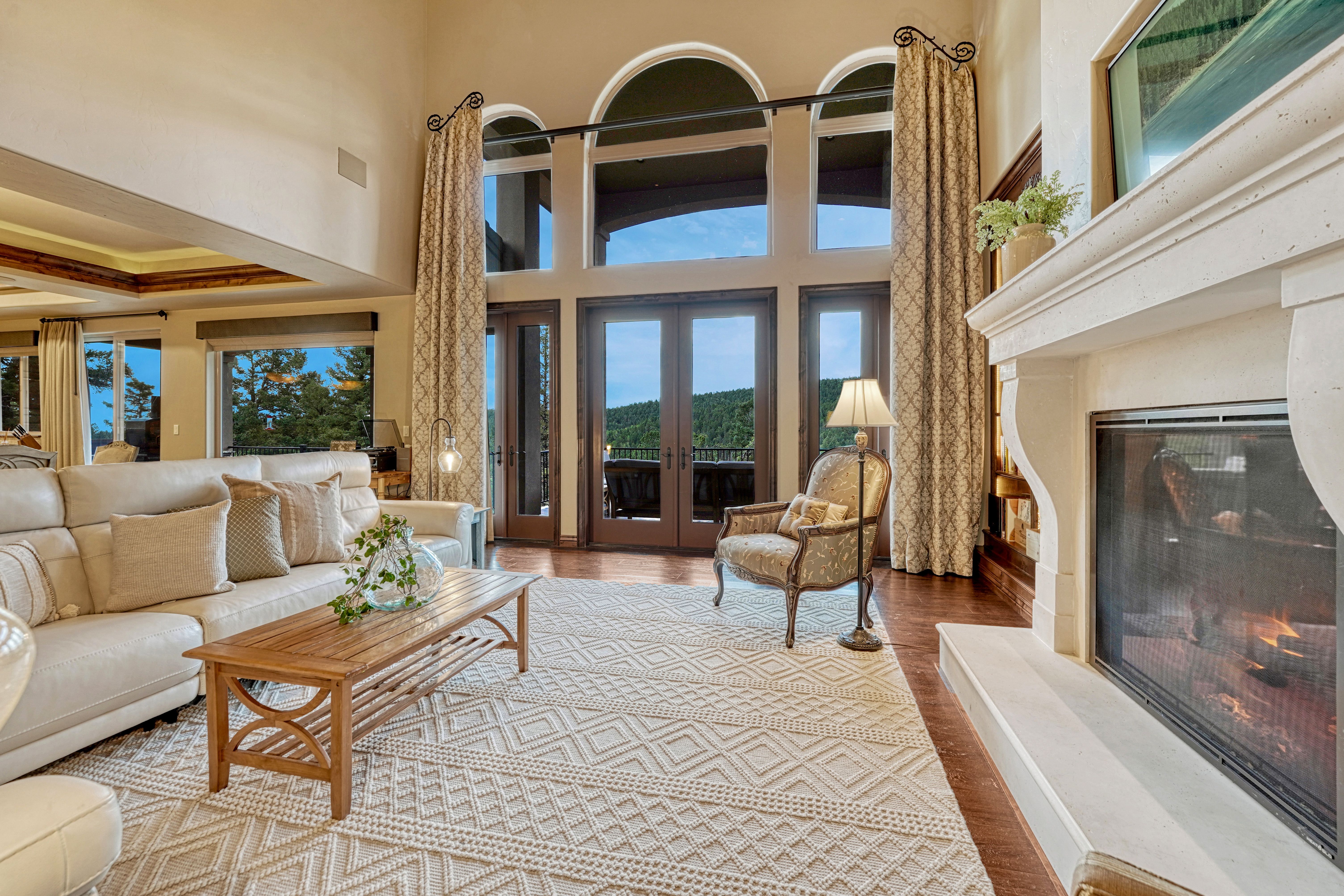  Luxury Retreat on 35 Acres - 物件實景