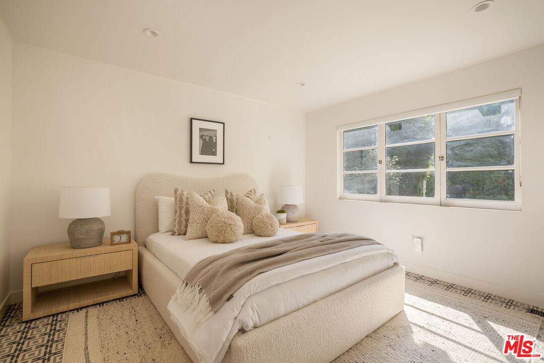 West Hollywood, California, 90048, United States, 3 Bedrooms Bedrooms, ,1 BathroomBathrooms,Residential,For Sale,1993483