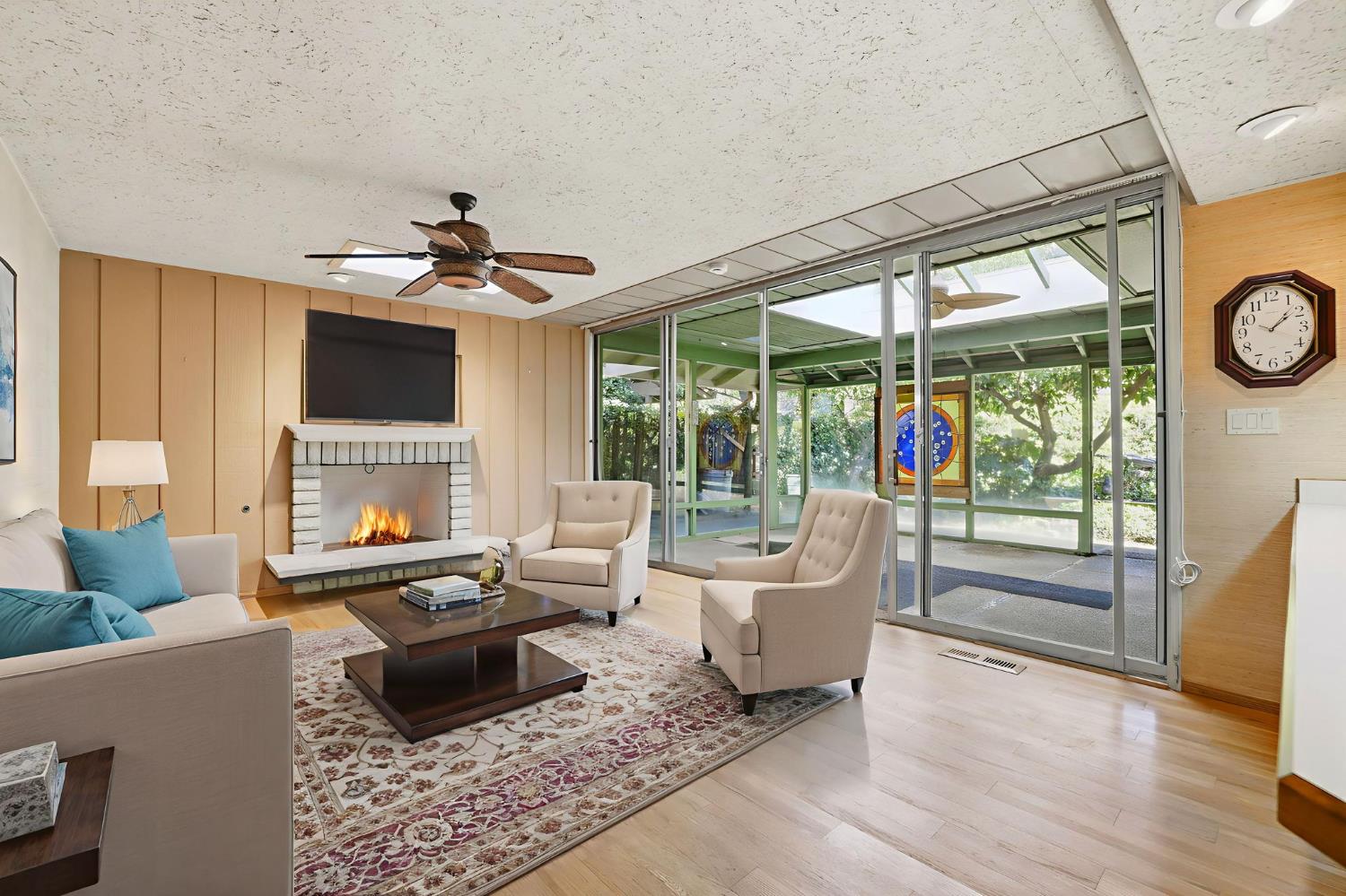 Sacramento, California, 95825, United States, 3 Bedrooms Bedrooms, ,2 BathroomsBathrooms,Residential,For Sale,1964772