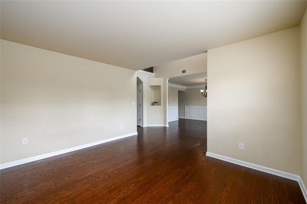 Cumming, Georgia, 30028, United States, 5 Bedrooms Bedrooms, ,3 BathroomsBathrooms,Residential,For Sale,1916746