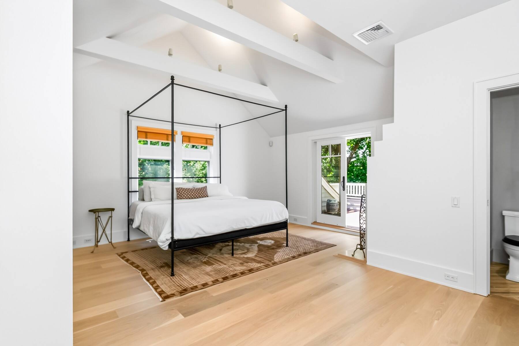  Brand New Renovated Home with Water Views at Louse Point - 物件實景