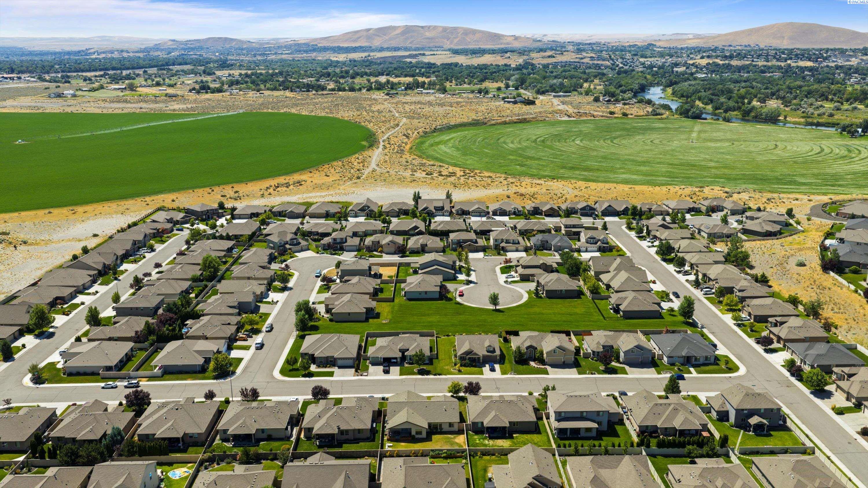 Richland, Washington, 99354, United States, 3 Bedrooms Bedrooms, ,2 BathroomsBathrooms,Residential,For Sale,1896289