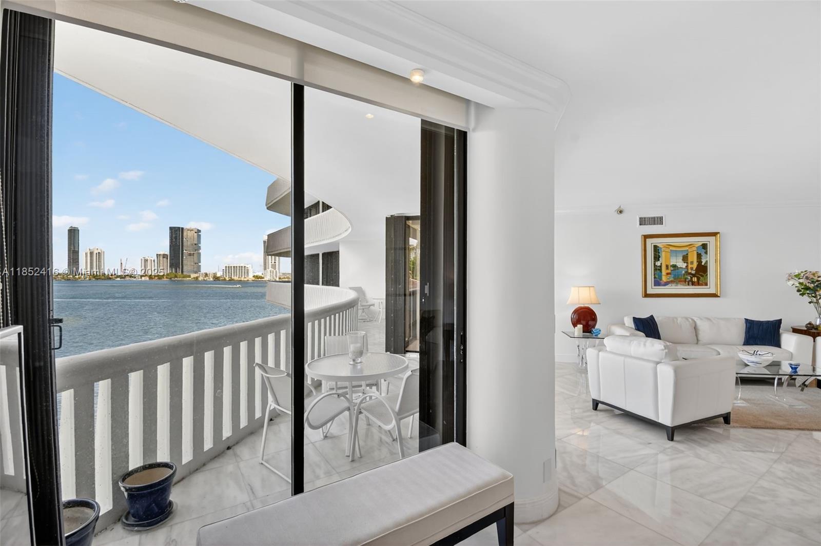 Aventura, Florida, 33160, United States, 2 Bedrooms Bedrooms, ,2 BathroomsBathrooms,Residential,For Sale,1908506