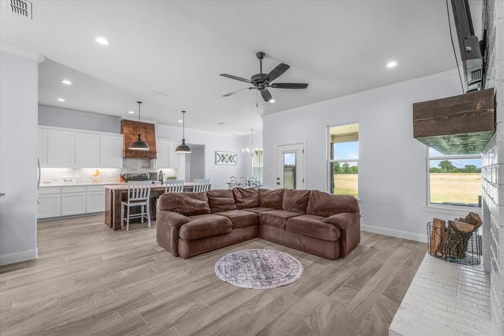 Weatherford, Texas, 76088, United States, 5 Bedrooms Bedrooms, ,4 BathroomsBathrooms,Residential,For Sale,1977479