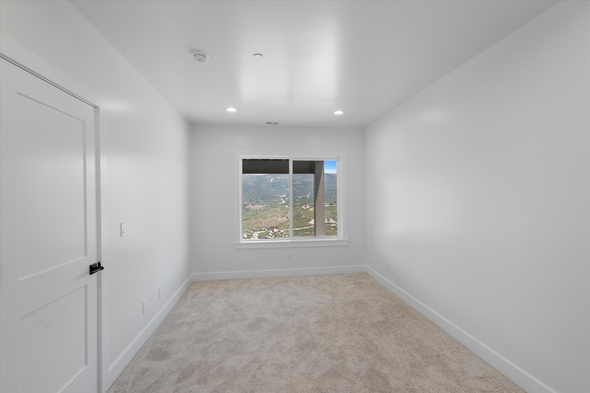 Heber, Utah, 84032, United States, 5 Bedrooms Bedrooms, ,3 BathroomsBathrooms,Residential,For Sale,1976197