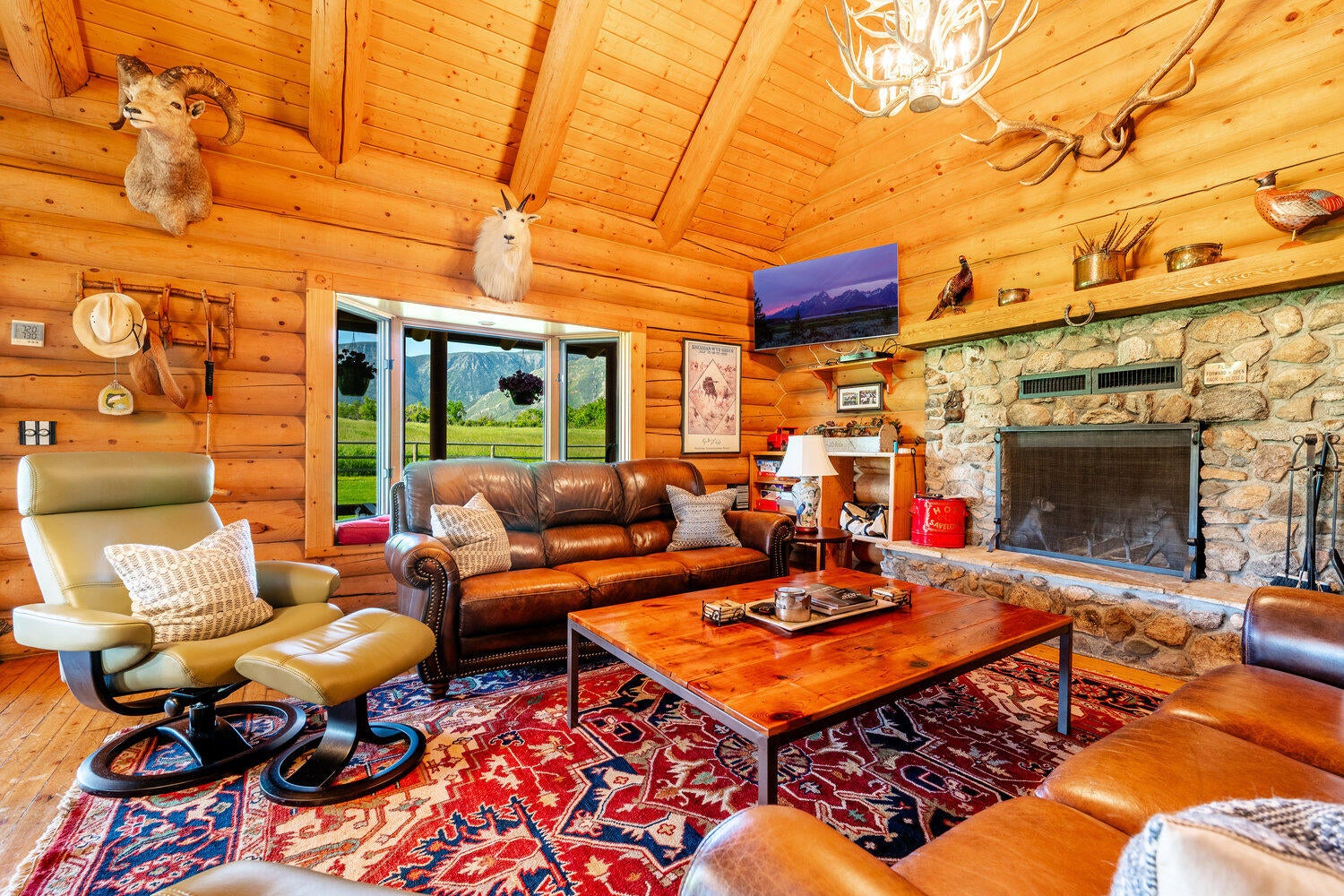 Big Horn, Wyoming, 82833, United States, 3 Bedrooms Bedrooms, ,4 BathroomsBathrooms,Residential,For Sale,2011301