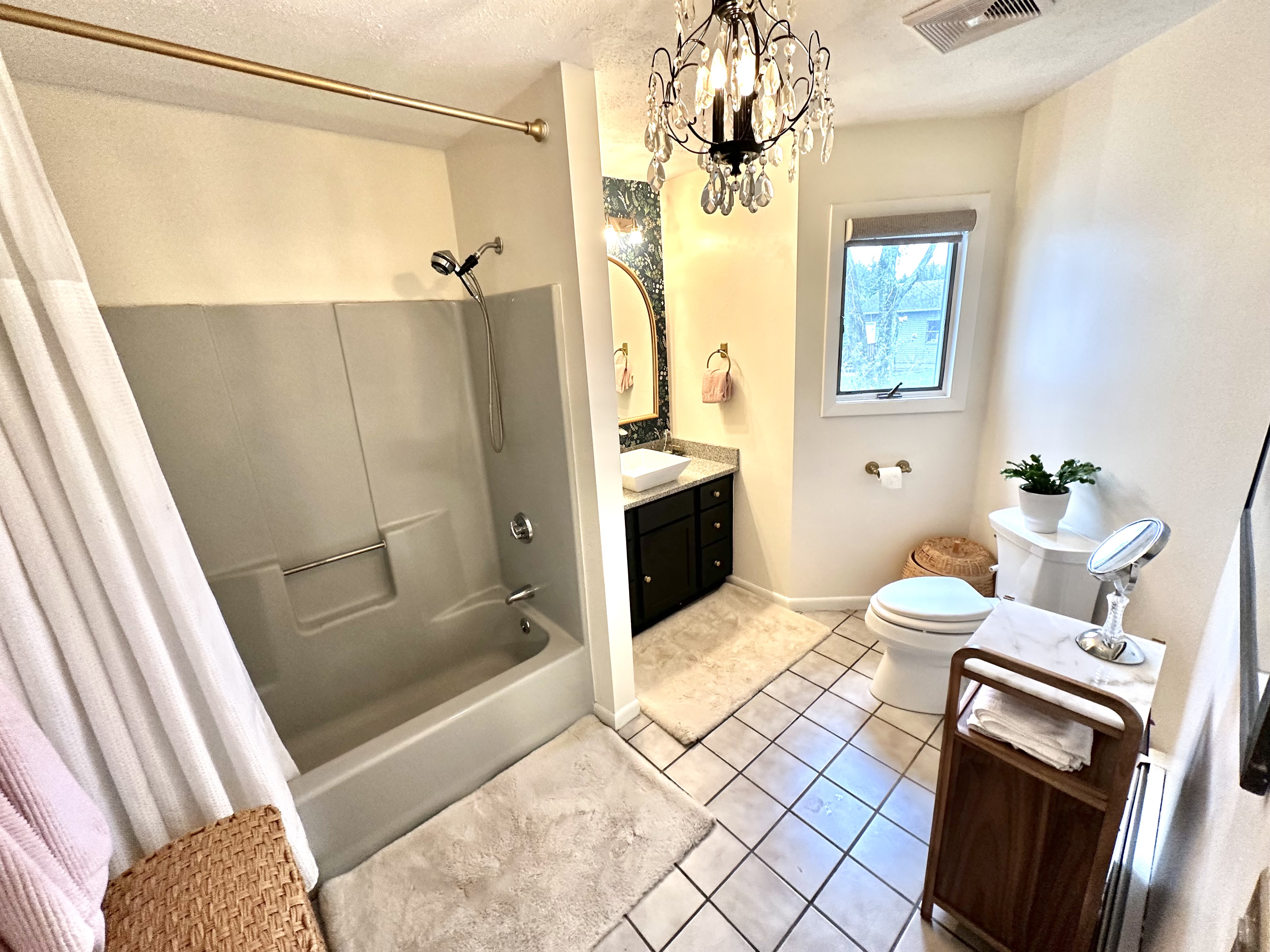 Narragansett, Rhode Island, 02882, United States, 4 Bedrooms Bedrooms, ,2 BathroomsBathrooms,Residential,For Sale,2049265