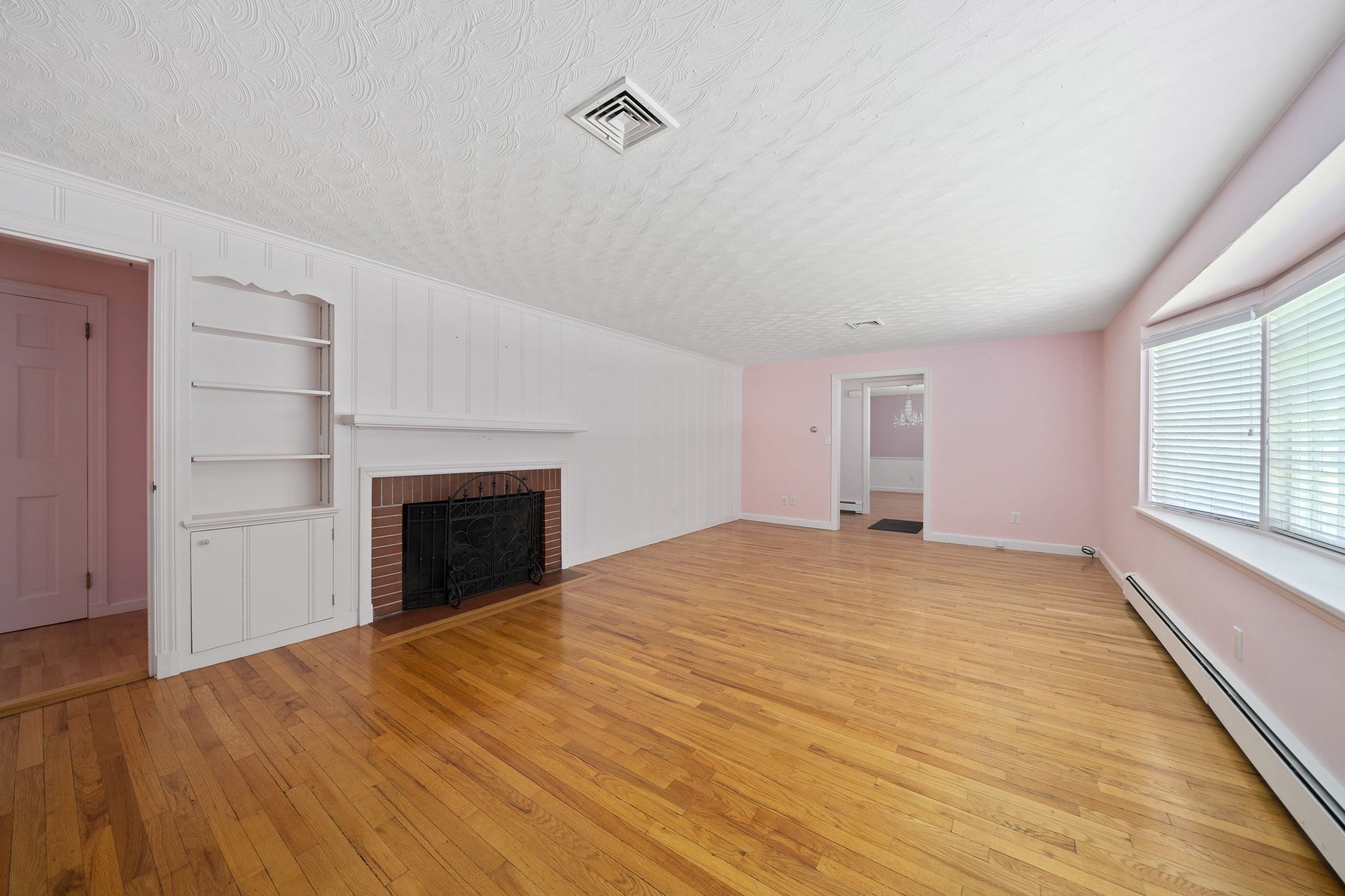 Braintree, Massachusetts, 02184, United States, 2 Bedrooms Bedrooms, ,2 BathroomsBathrooms,Residential,For Sale,1899290