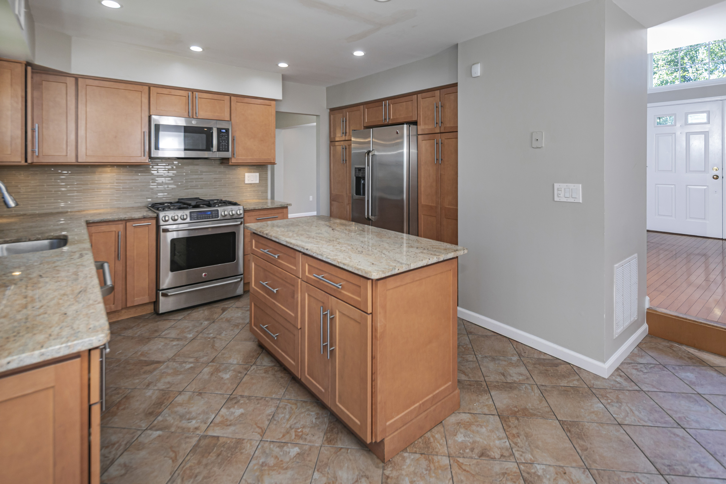  A Spacious North Brunswick Home Near a Planned Future Transit Hub - 物件實景