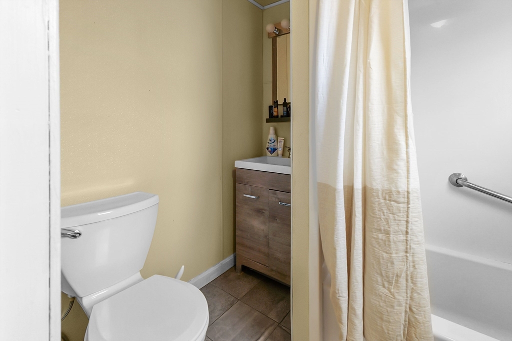 Fall River, Massachusetts, 02721, United States, 9 Bedrooms Bedrooms, ,3 BathroomsBathrooms,Residential,For Sale,1887933
