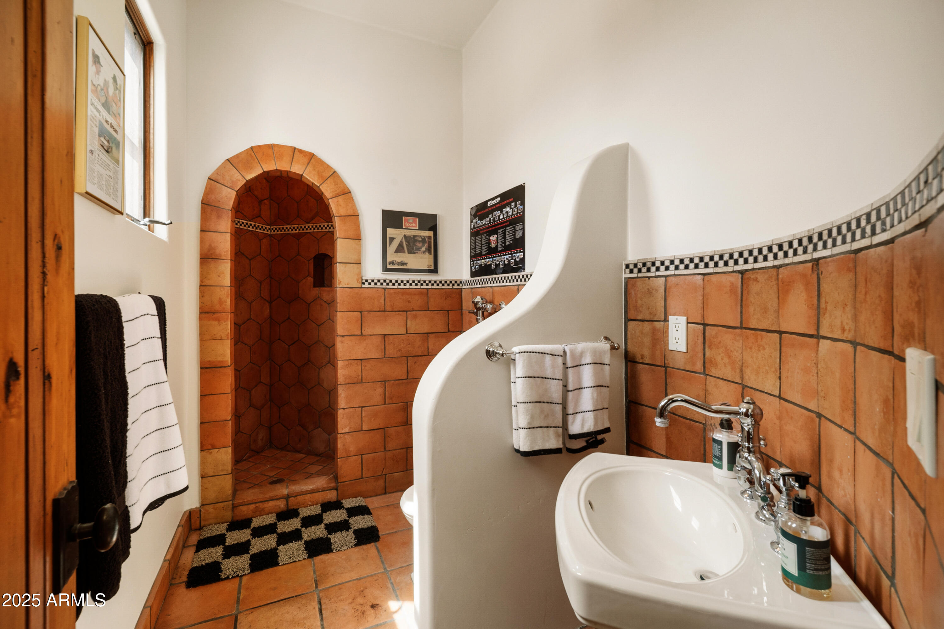 Cave Creek, Arizona, 85331, United States, 2 Bedrooms Bedrooms, ,4 BathroomsBathrooms,Residential,For Sale,1987771