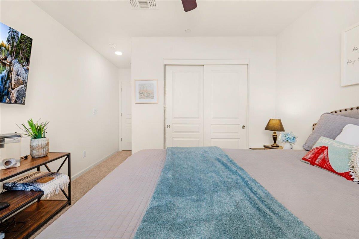 Fresno, California, 93722, United States, 5 Bedrooms Bedrooms, ,3 BathroomsBathrooms,Residential,For Sale,1982186