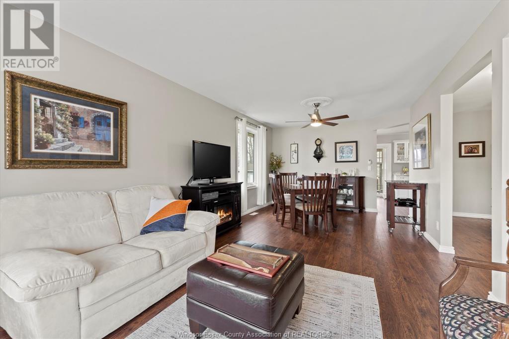 TILBURY, Ontario, N0P 2L0, CA, 3 Bedrooms Bedrooms, ,1 BathroomBathrooms,Residential,For Sale,1916893