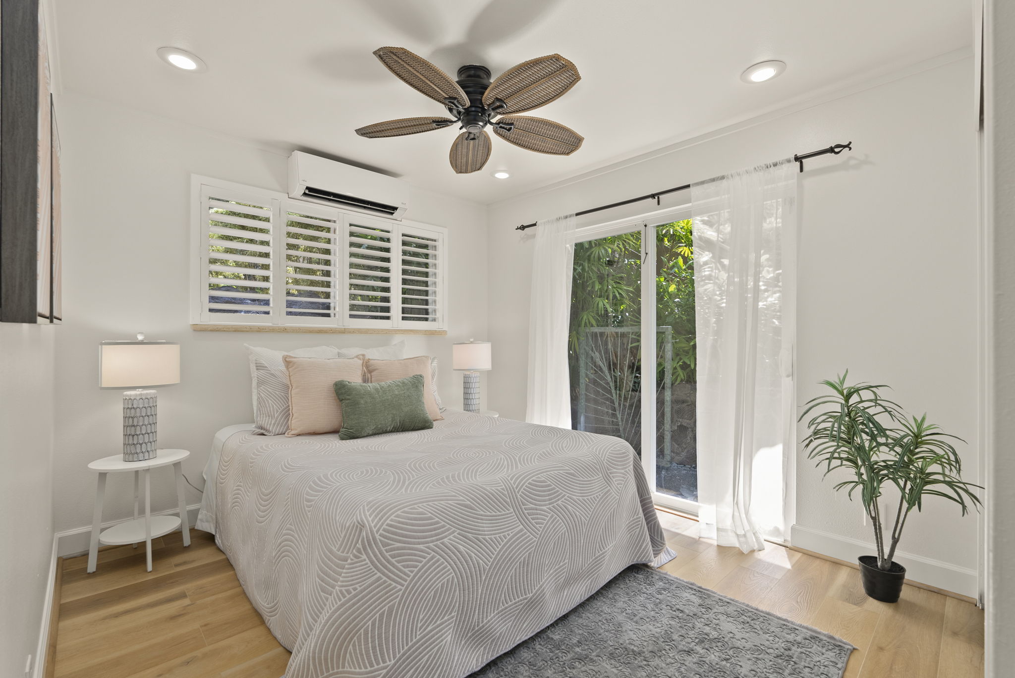 Kailua, Hawaii, 96734, United States, 6 Bedrooms Bedrooms, ,4 BathroomsBathrooms,Residential,For Sale,1981977