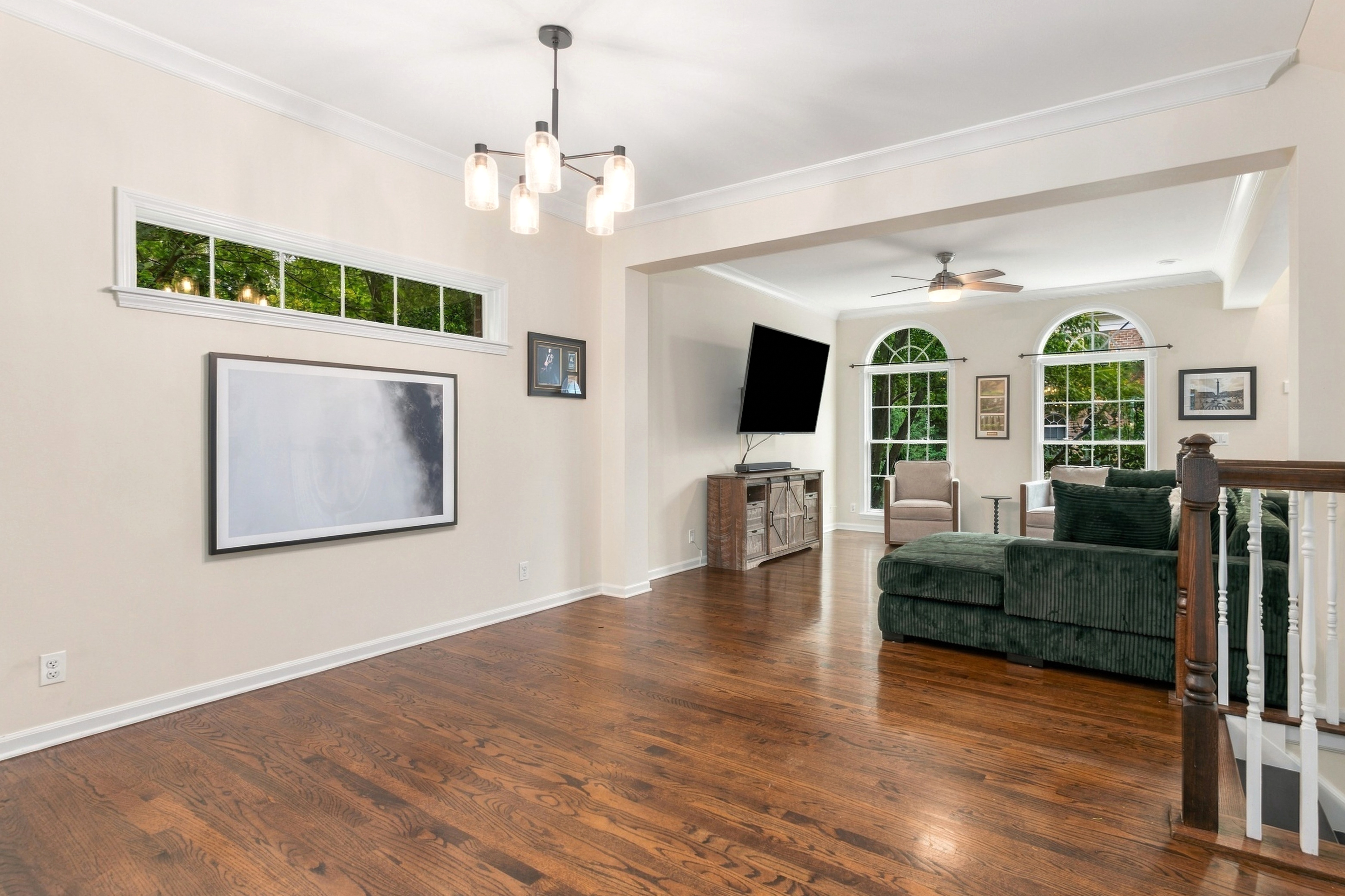  Highly Desirable Naperville Station End Unit - 物件實景