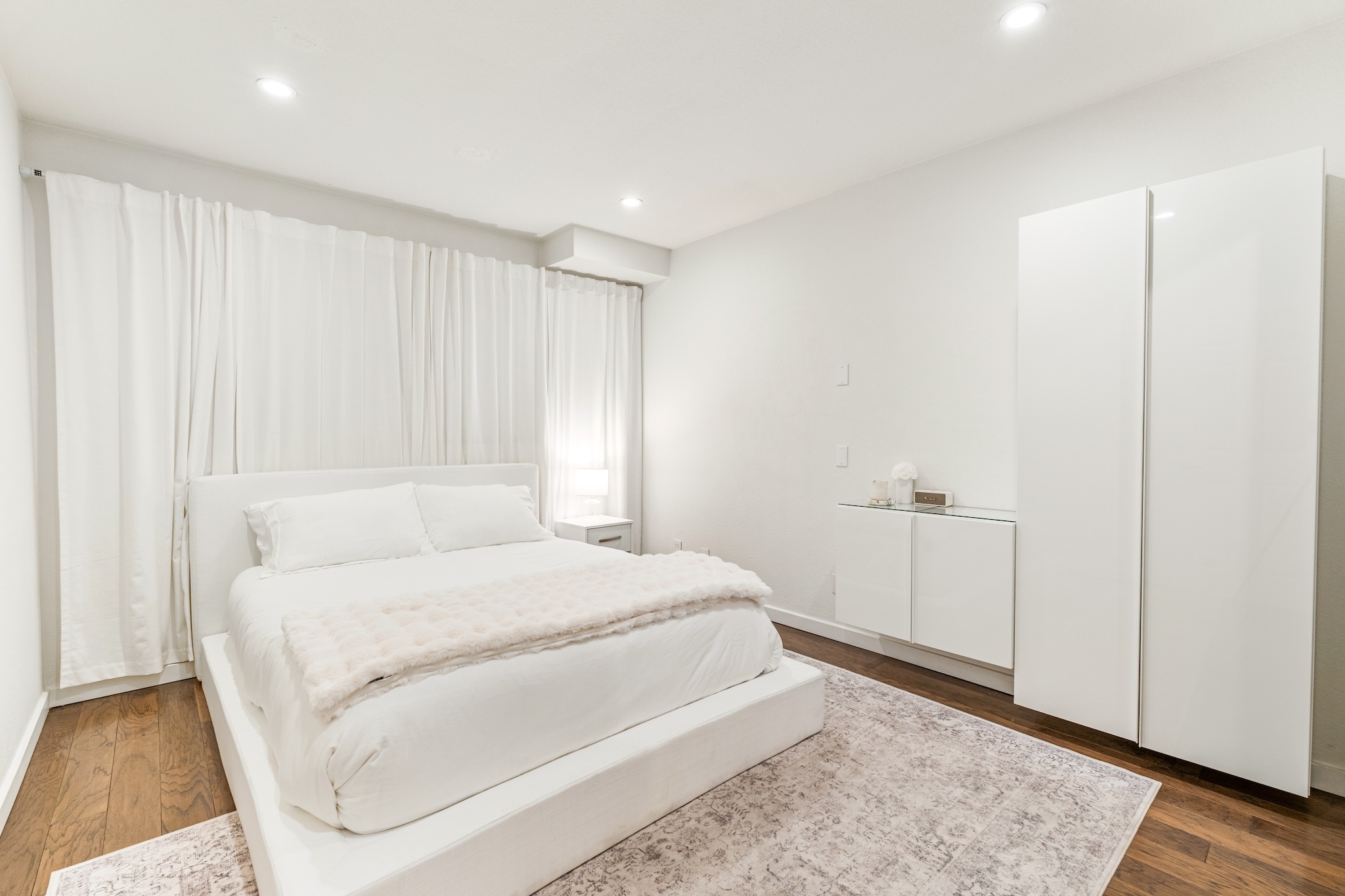  141 South Clark Drive - 物件實景