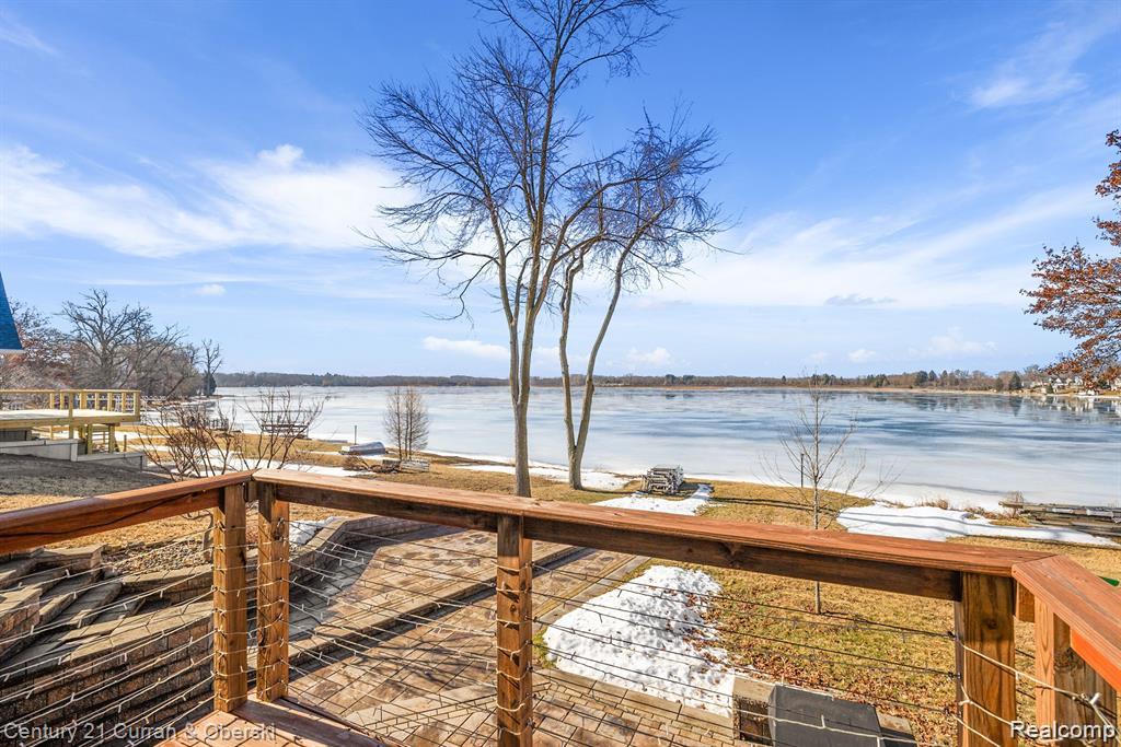 Jackson, Michigan, 49201, United States, 3 Bedrooms Bedrooms, ,2 BathroomsBathrooms,Residential,For Sale,1982188