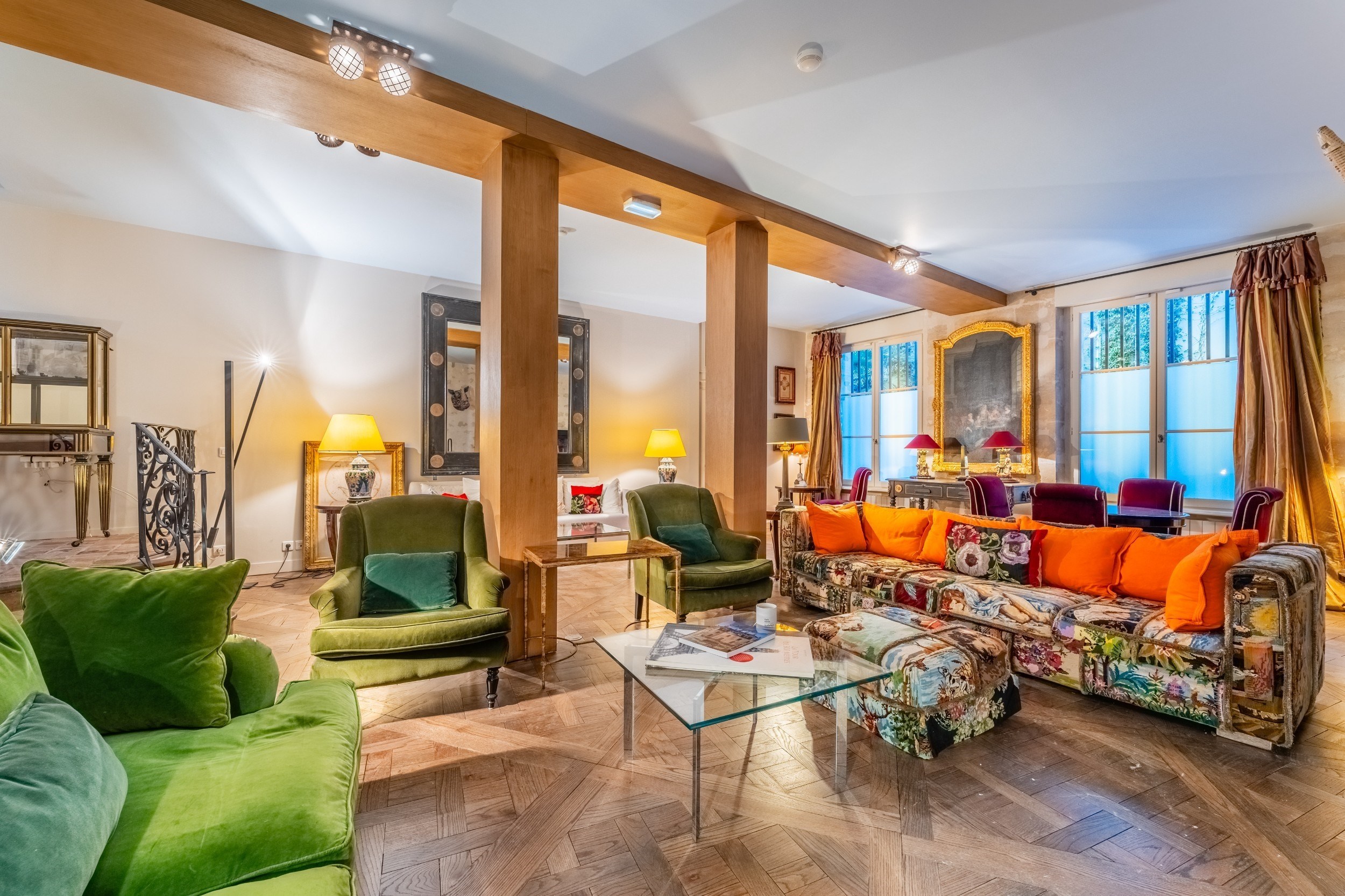  Paris 4th - Place des Vosges. Bourgeois house with tree-lined courtyard and swi… - 物件實景