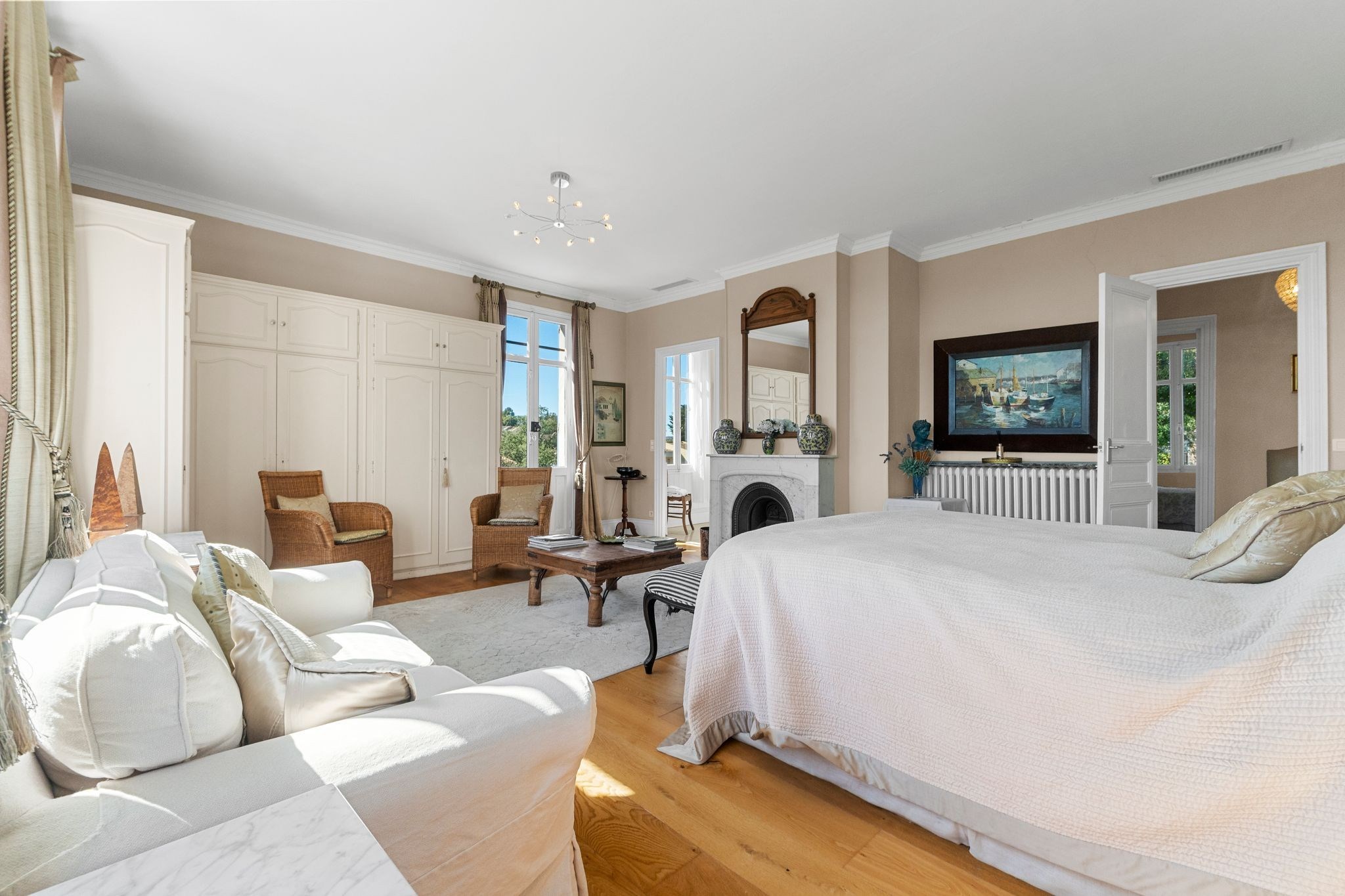  Mandelieu-la-Napoule Belle Époque estate with pool and guest house near Cannes - 物件實景
