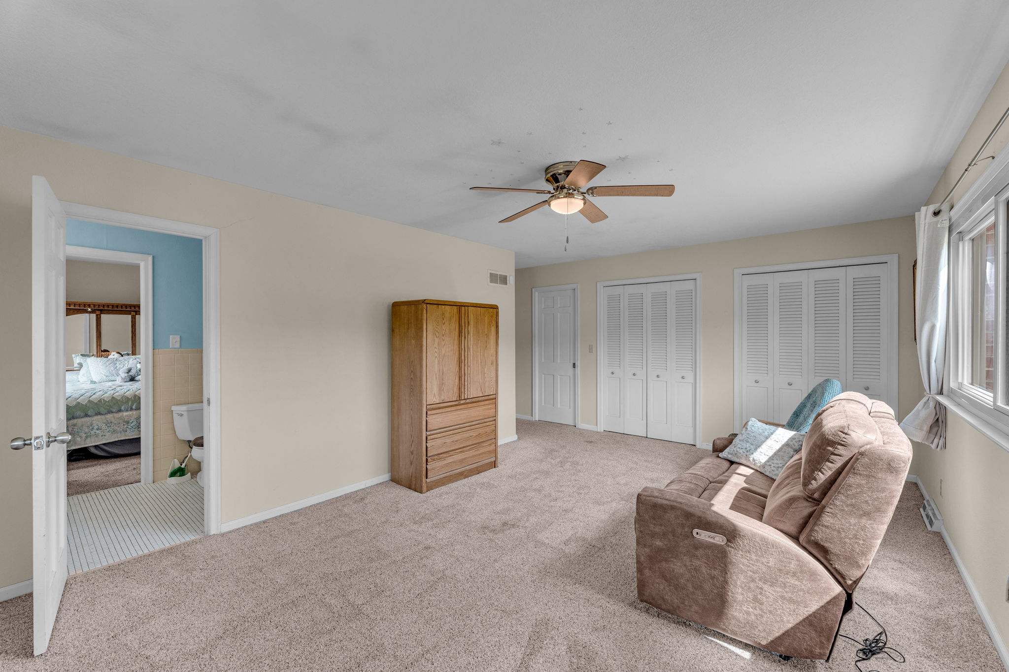 Topeka, Kansas, 66615, United States, 4 Bedrooms Bedrooms, ,8 BathroomsBathrooms,Residential,For Sale,1848877