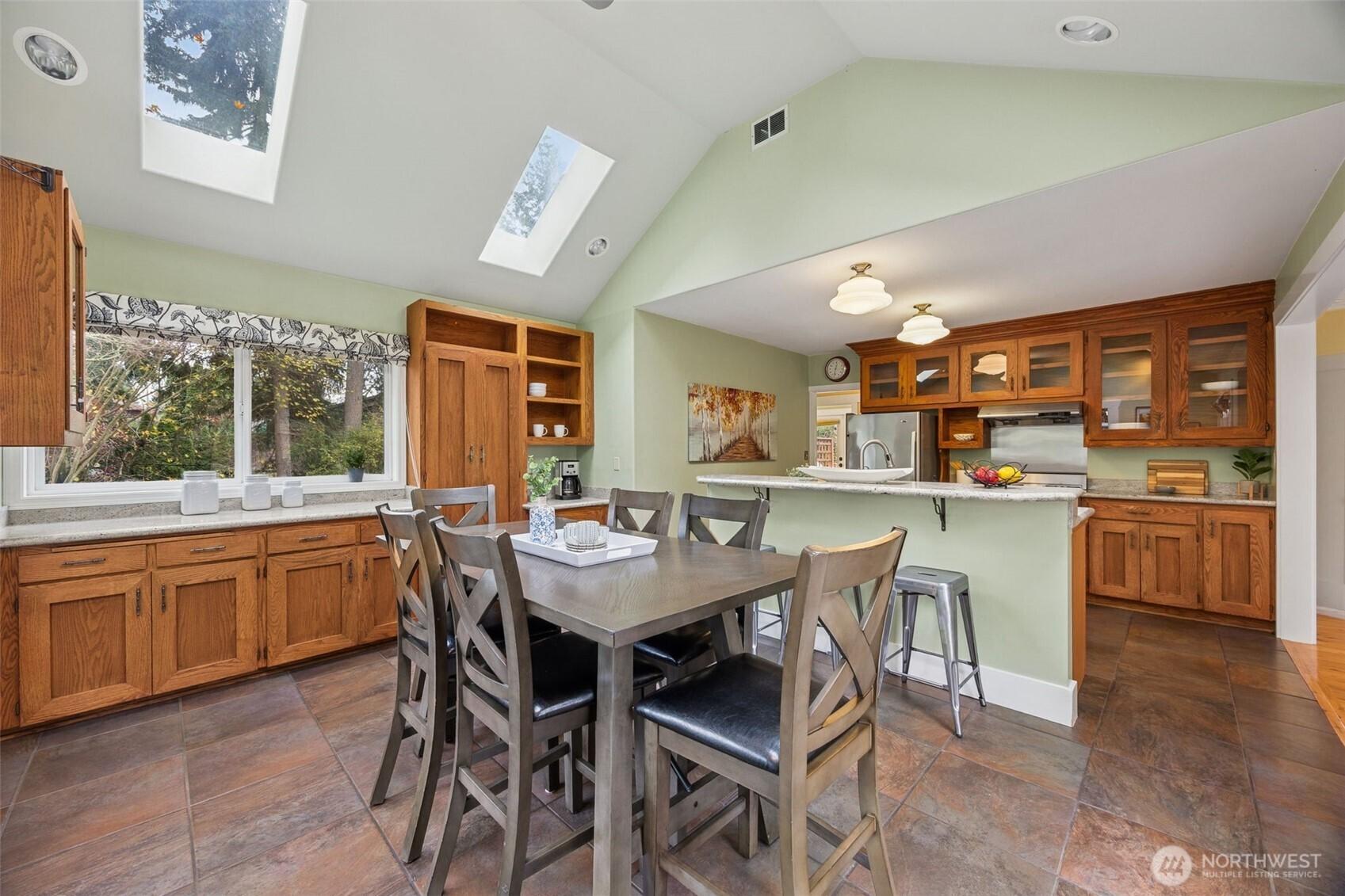 KIRKLAND, Washington, 98033, United States, 4 Bedrooms Bedrooms, ,3 BathroomsBathrooms,Residential,For Sale,1995728