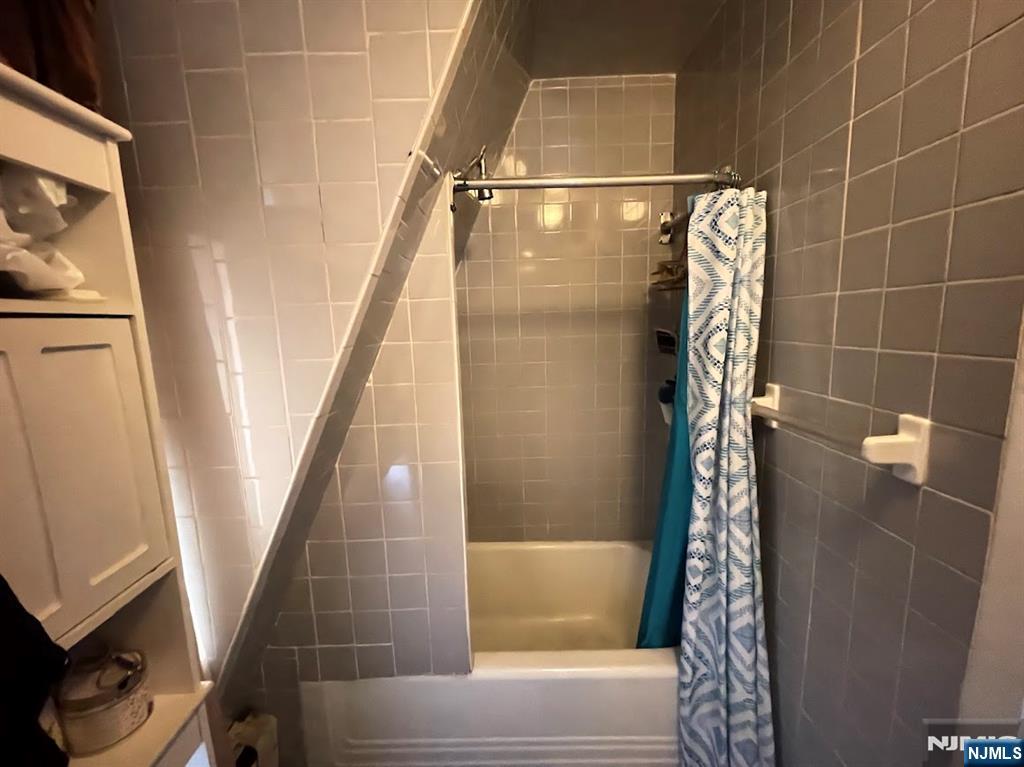 Newark, New Jersey, 07104, United States, 7 Bedrooms Bedrooms, ,4 BathroomsBathrooms,Residential,For Sale,1980017