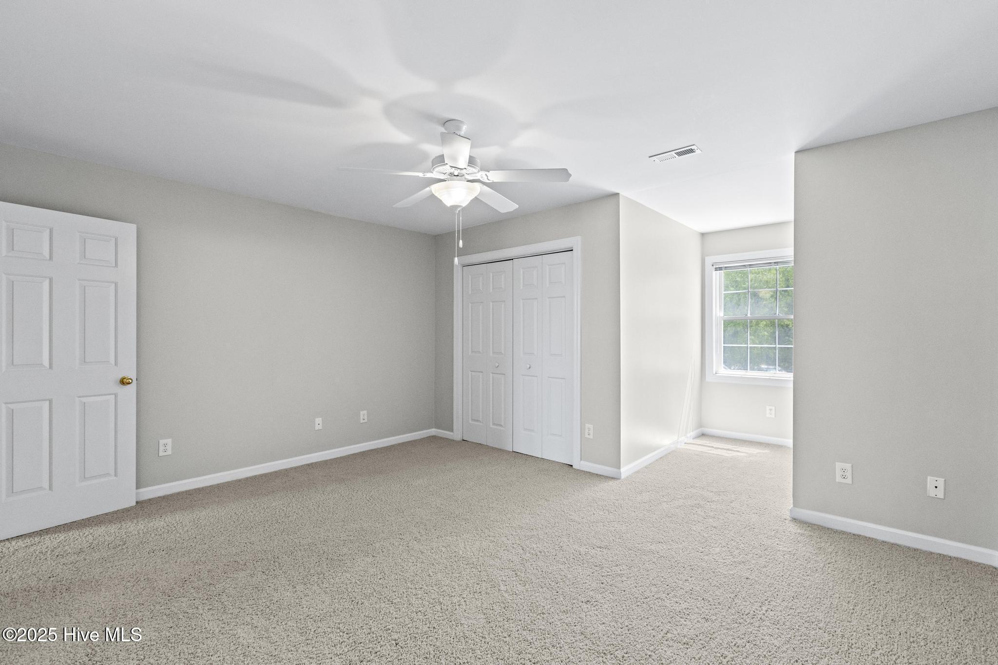 Jacksonville, North Carolina, 28540, United States, 4 Bedrooms Bedrooms, ,5 BathroomsBathrooms,Residential,For Sale,1944565